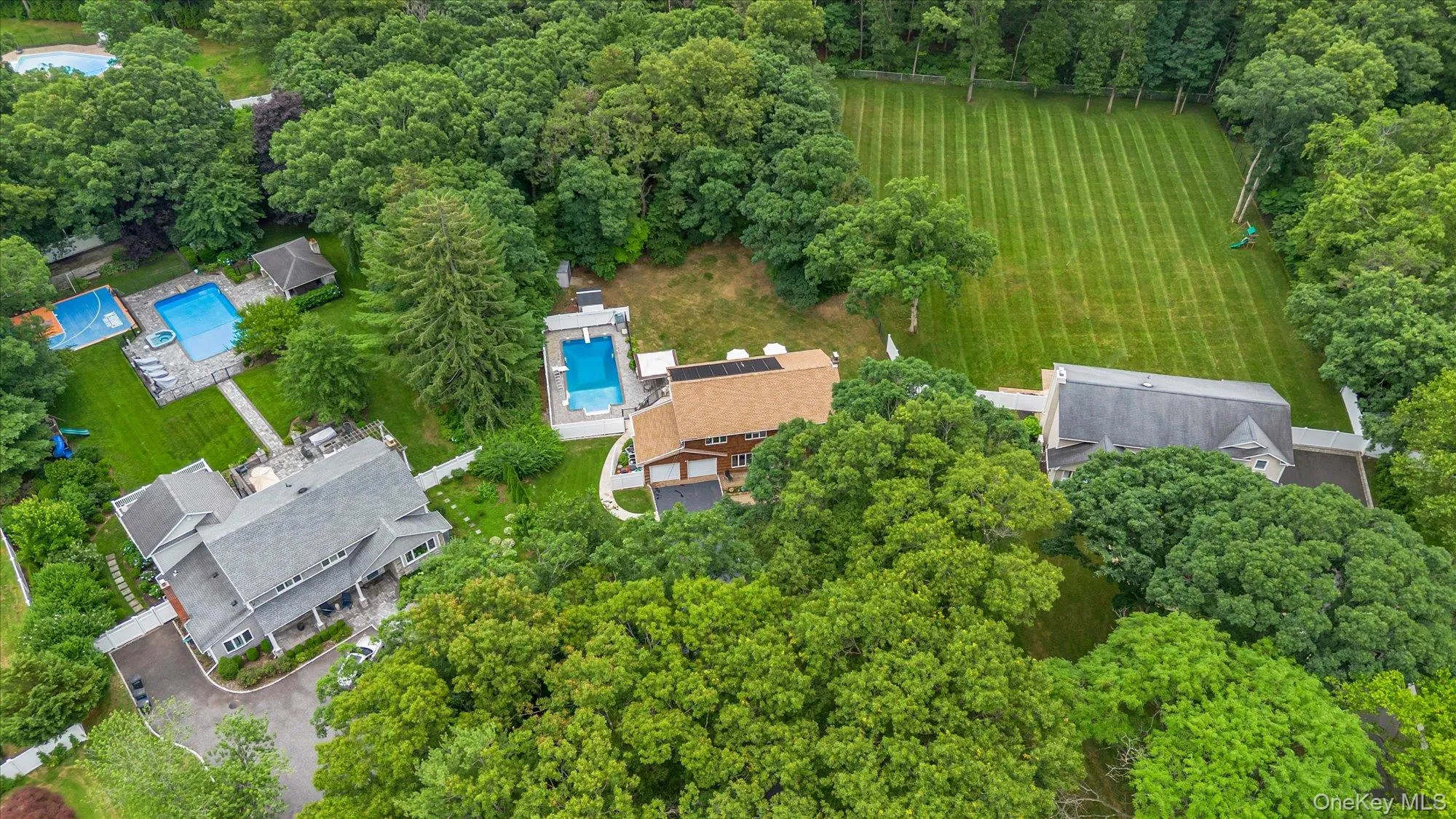 29 Wintergreen Drive, Huntington, NY, 5 Bedrooms Bedrooms, 9 Rooms Rooms,3 BathroomsBathrooms,Residential,For Rent,Wintergreen,0,1021765 29 Wintergreen Drive, Huntington, NY, 5 Bedrooms Bedrooms, 9 Rooms Rooms,3 BathroomsBathrooms,Residential,For Rent,Wintergreen,0,1021765