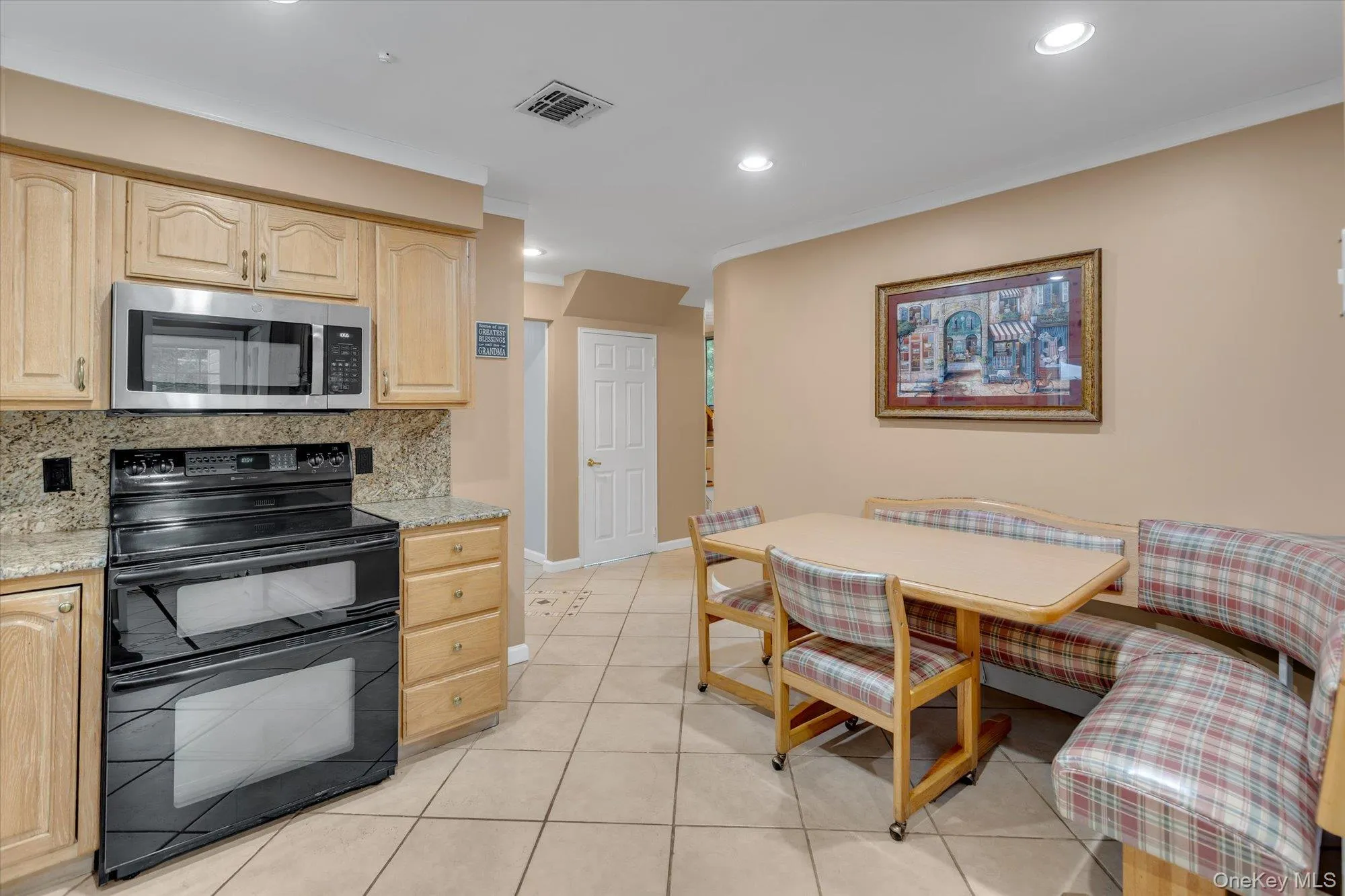 29 Wintergreen Drive, Huntington, NY, 5 Bedrooms Bedrooms, 9 Rooms Rooms,3 BathroomsBathrooms,Residential,For Rent,Wintergreen,0,1021765 29 Wintergreen Drive, Huntington, NY, 5 Bedrooms Bedrooms, 9 Rooms Rooms,3 BathroomsBathrooms,Residential,For Rent,Wintergreen,0,1021765