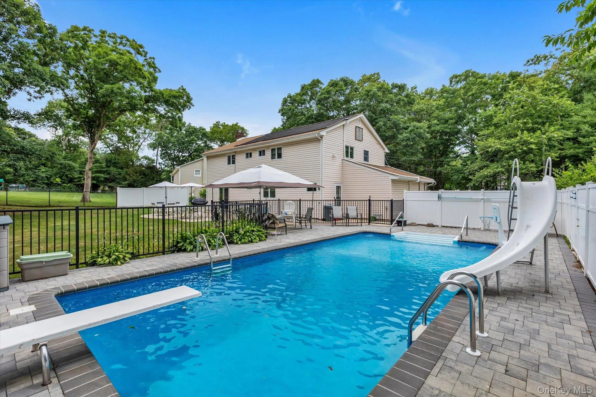 29 Wintergreen Drive, Huntington, NY, 5 Bedrooms Bedrooms, 9 Rooms Rooms,3 BathroomsBathrooms,Residential,For Rent,Wintergreen,0,1021765 29 Wintergreen Drive, Huntington, NY, 5 Bedrooms Bedrooms, 9 Rooms Rooms,3 BathroomsBathrooms,Residential,For Rent,Wintergreen,0,1021765