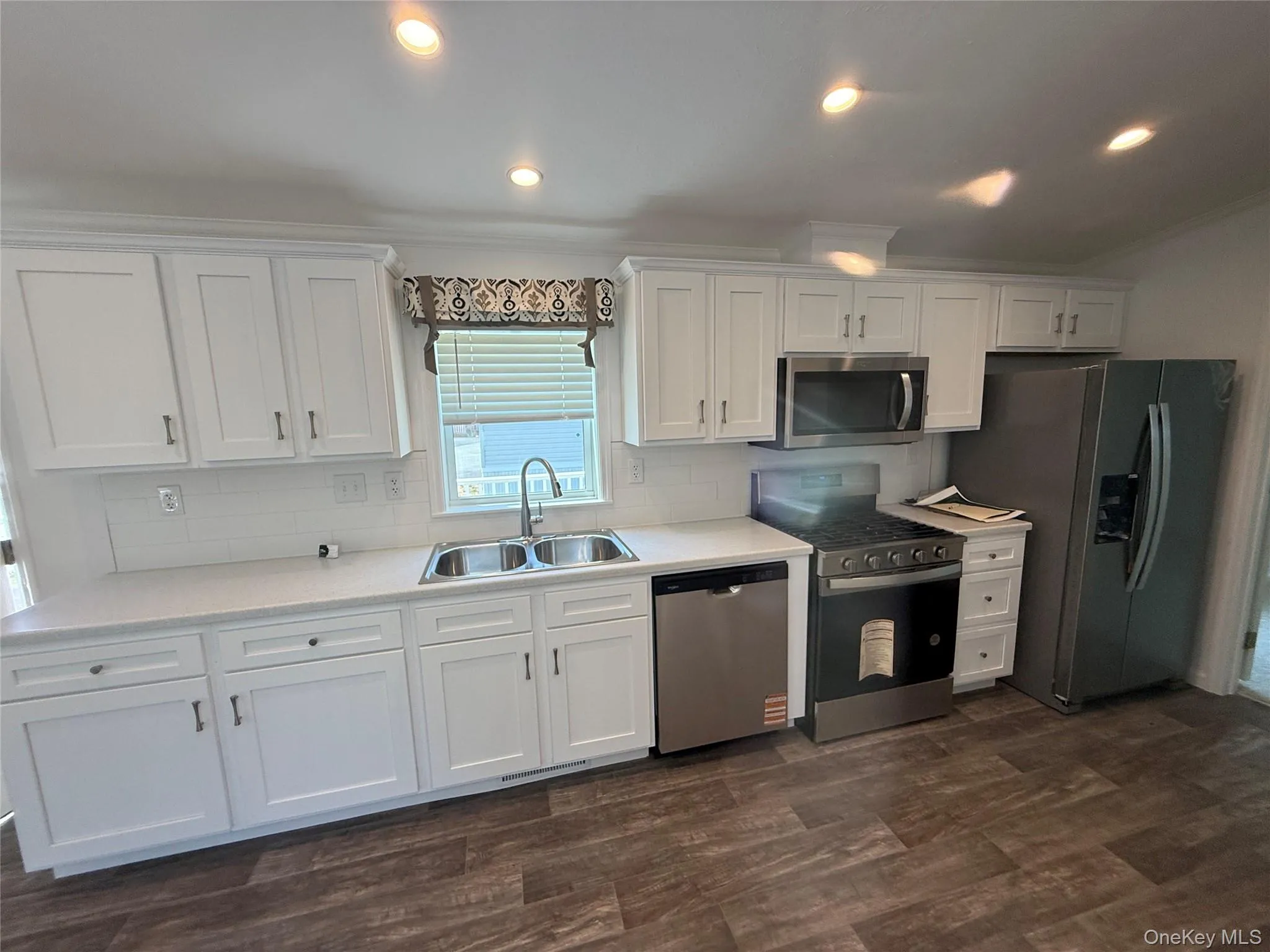 412 4TH Avenue, Middletown, NY, 2 Bedrooms Bedrooms, 6 Rooms Rooms,2 BathroomsBathrooms,Residential,For Rent,4TH,0,1021767 412 4TH Avenue, Middletown, NY, 2 Bedrooms Bedrooms, 6 Rooms Rooms,2 BathroomsBathrooms,Residential,For Rent,4TH,0,1021767