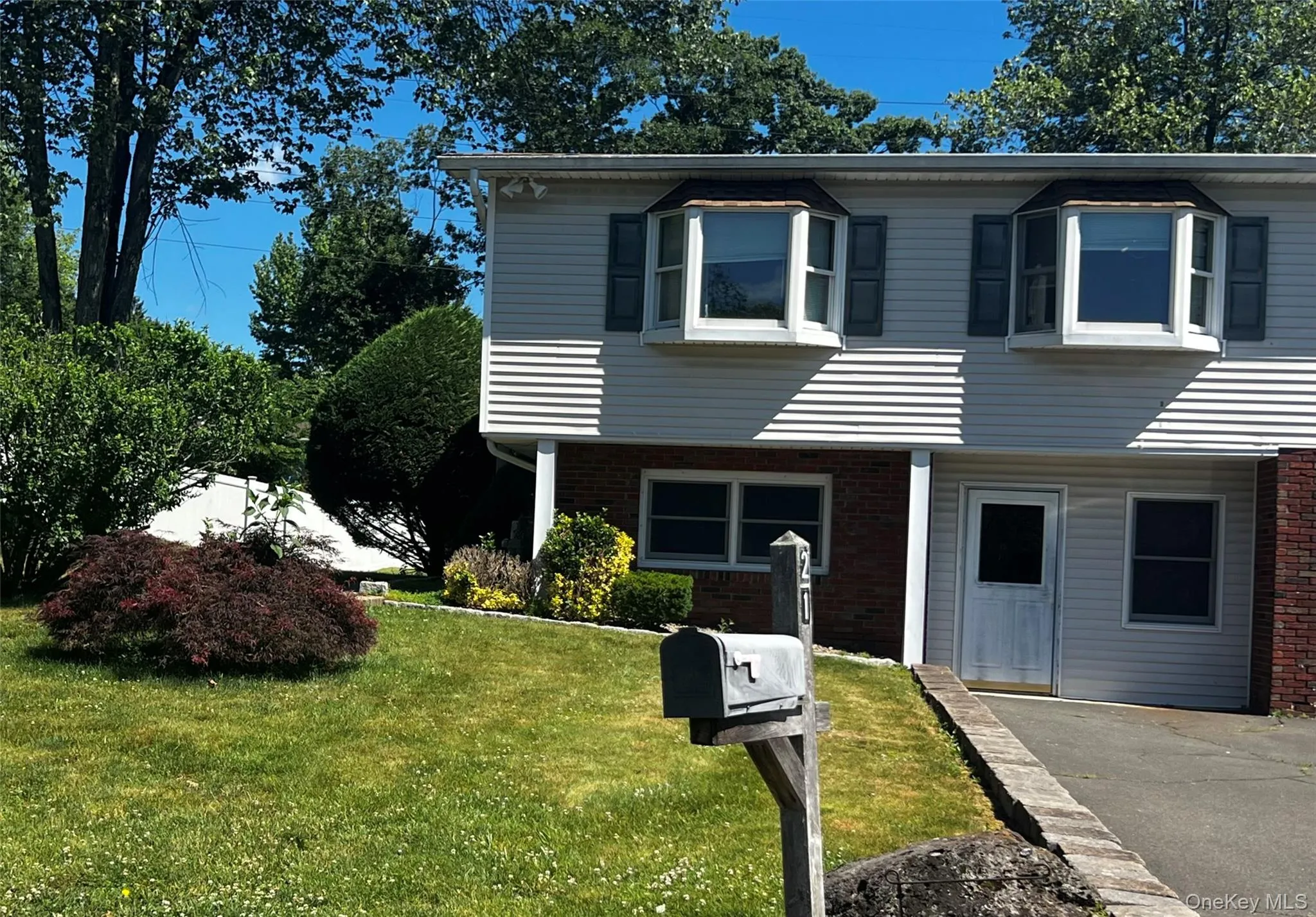 21 Vailshire Circle, Clarkstown, NY, 3 Bedrooms Bedrooms, 7 Rooms Rooms,2 BathroomsBathrooms,Residential,For Rent,Vailshire,0,1021774 21 Vailshire Circle, Clarkstown, NY, 3 Bedrooms Bedrooms, 7 Rooms Rooms,2 BathroomsBathrooms,Residential,For Rent,Vailshire,0,1021774