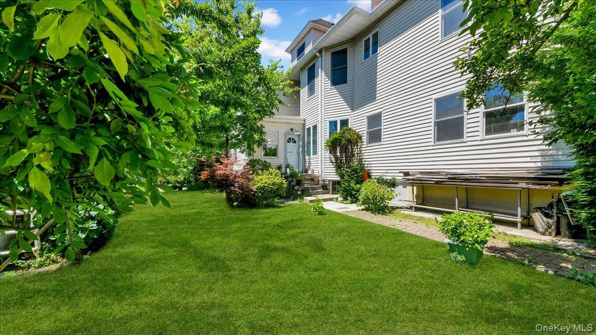 228 Weyman Avenue, New Rochelle, NY, 7 Bedrooms Bedrooms, 11 Rooms Rooms,4 BathroomsBathrooms,Residential,For Rent,Weyman,0,1021776 228 Weyman Avenue, New Rochelle, NY, 7 Bedrooms Bedrooms, 11 Rooms Rooms,4 BathroomsBathrooms,Residential,For Rent,Weyman,0,1021776