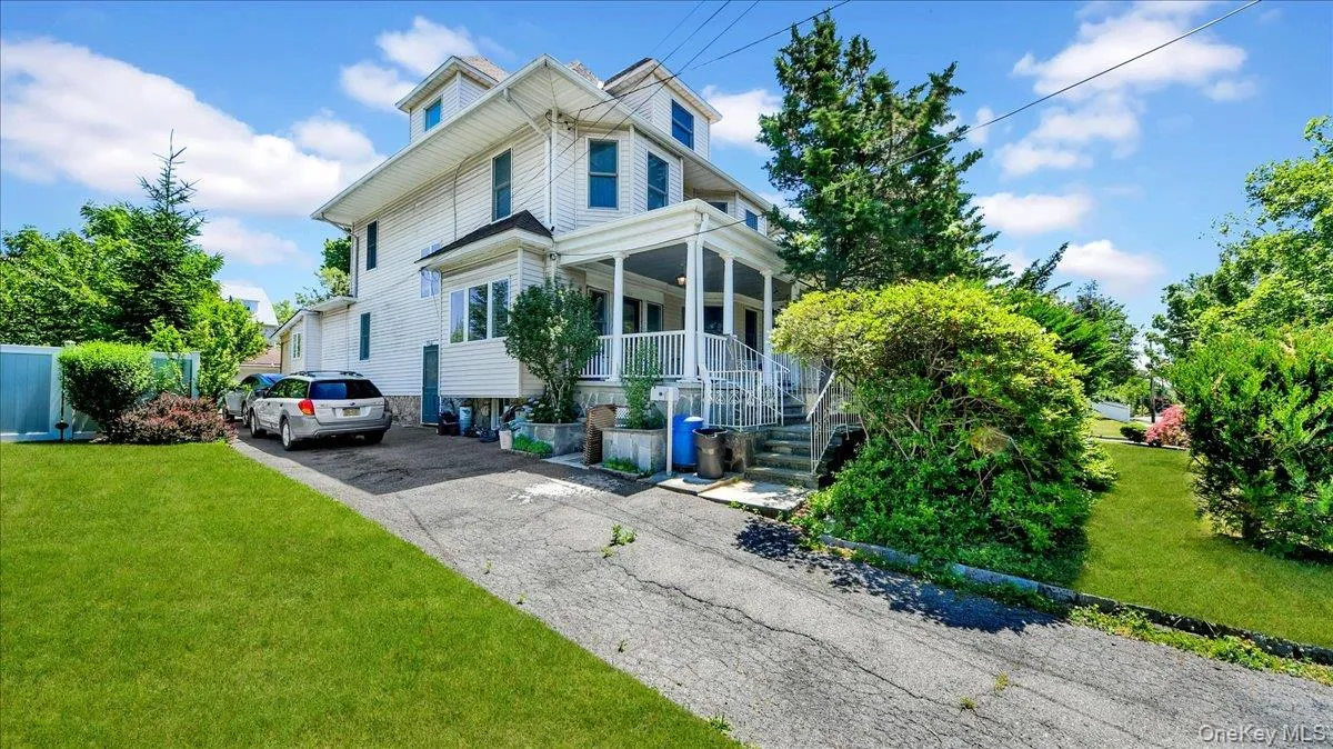 228 Weyman Avenue, New Rochelle, NY, 7 Bedrooms Bedrooms, 11 Rooms Rooms,4 BathroomsBathrooms,Residential,For Rent,Weyman,0,1021776 228 Weyman Avenue, New Rochelle, NY, 7 Bedrooms Bedrooms, 11 Rooms Rooms,4 BathroomsBathrooms,Residential,For Rent,Weyman,0,1021776