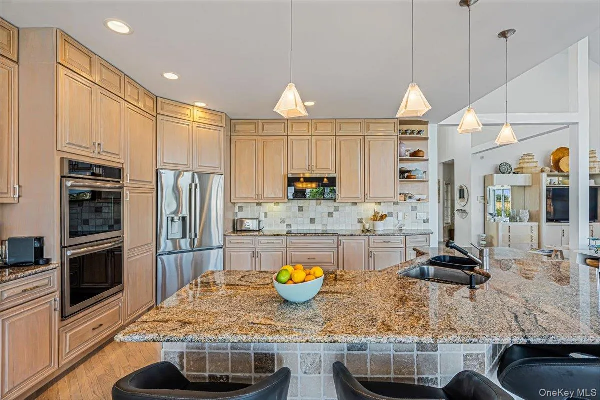 13 Bay Meadow, Southampton, NY, 4 Bedrooms Bedrooms, 16 Rooms Rooms,4 BathroomsBathrooms,Residential Lease,For Rent,Bay Meadow,0,1021777 13 Bay Meadow, Southampton, NY, 4 Bedrooms Bedrooms, 16 Rooms Rooms,4 BathroomsBathrooms,Residential Lease,For Rent,Bay Meadow,0,1021777