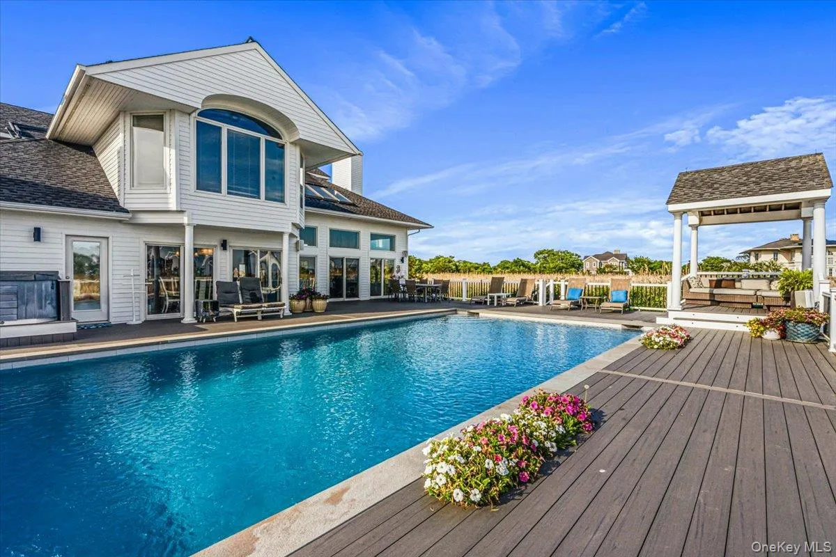 13 Bay Meadow, Southampton, NY, 4 Bedrooms Bedrooms, 16 Rooms Rooms,4 BathroomsBathrooms,Residential Lease,For Rent,Bay Meadow,0,1021777 13 Bay Meadow, Southampton, NY, 4 Bedrooms Bedrooms, 16 Rooms Rooms,4 BathroomsBathrooms,Residential Lease,For Rent,Bay Meadow,0,1021777