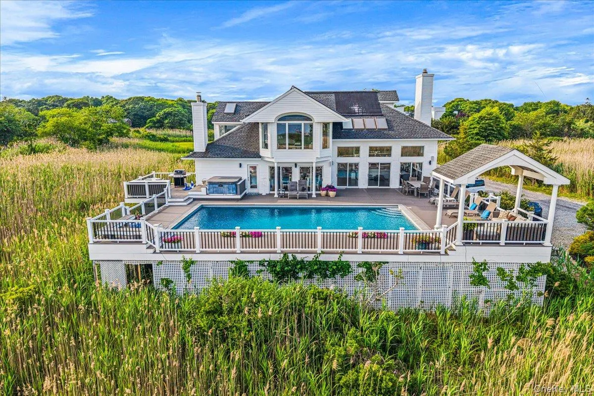13 Bay Meadow, Southampton, NY, 4 Bedrooms Bedrooms, 16 Rooms Rooms,4 BathroomsBathrooms,Residential Lease,For Rent,Bay Meadow,0,1021777 13 Bay Meadow, Southampton, NY, 4 Bedrooms Bedrooms, 16 Rooms Rooms,4 BathroomsBathrooms,Residential Lease,For Rent,Bay Meadow,0,1021777