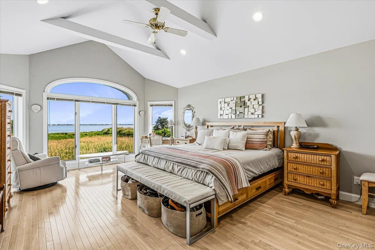 13 Bay Meadow, Southampton, NY, 4 Bedrooms Bedrooms, 16 Rooms Rooms,4 BathroomsBathrooms,Residential Lease,For Rent,Bay Meadow,0,1021777 13 Bay Meadow, Southampton, NY, 4 Bedrooms Bedrooms, 16 Rooms Rooms,4 BathroomsBathrooms,Residential Lease,For Rent,Bay Meadow,0,1021777