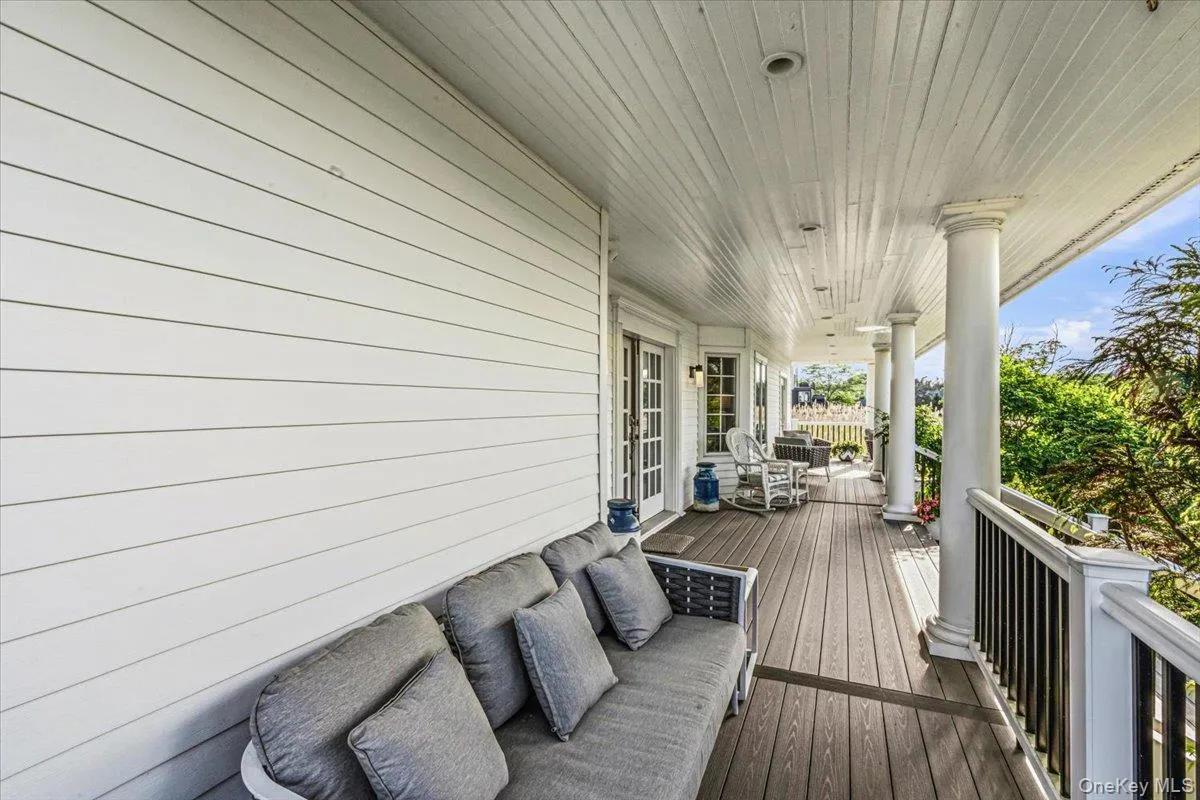 13 Bay Meadow, Southampton, NY, 4 Bedrooms Bedrooms, 16 Rooms Rooms,4 BathroomsBathrooms,Residential Lease,For Rent,Bay Meadow,0,1021777 13 Bay Meadow, Southampton, NY, 4 Bedrooms Bedrooms, 16 Rooms Rooms,4 BathroomsBathrooms,Residential Lease,For Rent,Bay Meadow,0,1021777