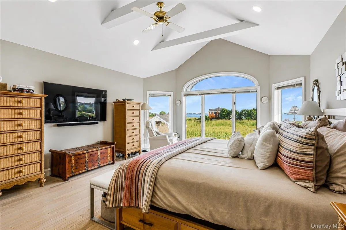 13 Bay Meadow, Southampton, NY, 4 Bedrooms Bedrooms, 16 Rooms Rooms,4 BathroomsBathrooms,Residential Lease,For Rent,Bay Meadow,0,1021777 13 Bay Meadow, Southampton, NY, 4 Bedrooms Bedrooms, 16 Rooms Rooms,4 BathroomsBathrooms,Residential Lease,For Rent,Bay Meadow,0,1021777