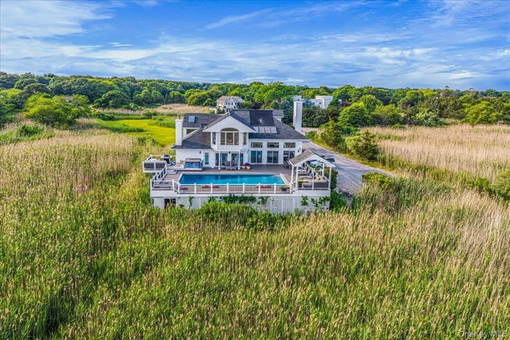 13 Bay Meadow, Southampton, New York 11977