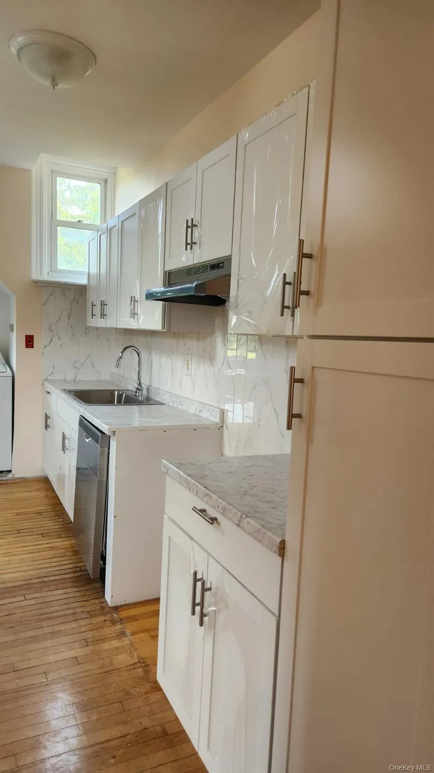 92 Roe Avenue, Highlands, NY, 2 Bedrooms Bedrooms, 5 Rooms Rooms,1 BathroomBathrooms,Residential Lease,For Rent,Roe,0,1021787 92 Roe Avenue, Highlands, NY, 2 Bedrooms Bedrooms, 5 Rooms Rooms,1 BathroomBathrooms,Residential Lease,For Rent,Roe,0,1021787