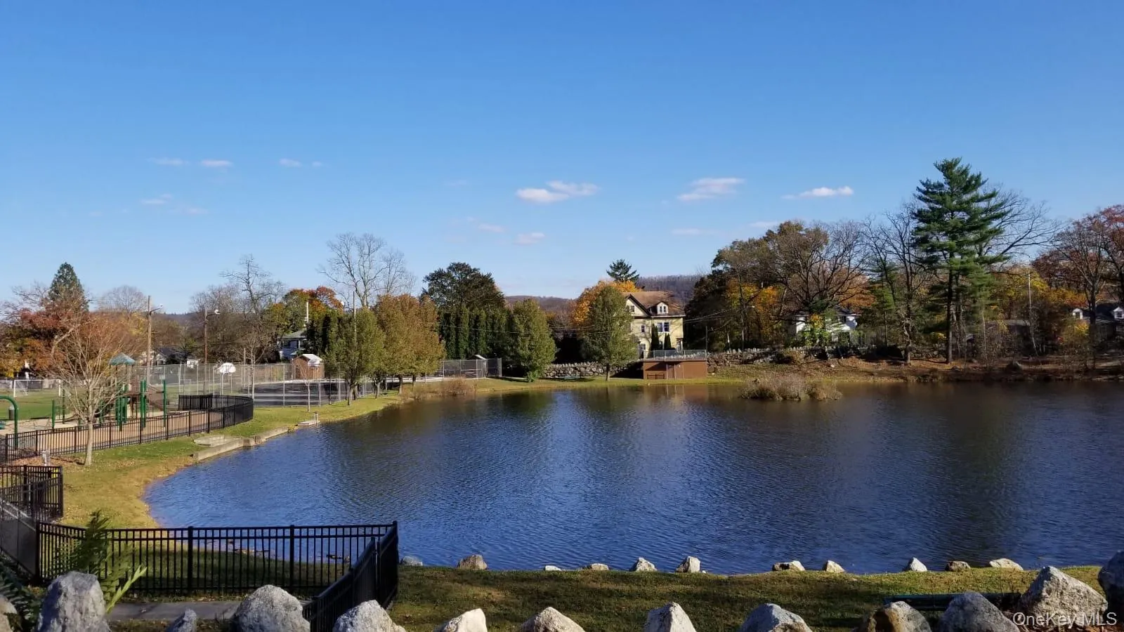 92 Roe Avenue, Highlands, NY, 2 Bedrooms Bedrooms, 5 Rooms Rooms,1 BathroomBathrooms,Residential Lease,For Rent,Roe,0,1021787 92 Roe Avenue, Highlands, NY, 2 Bedrooms Bedrooms, 5 Rooms Rooms,1 BathroomBathrooms,Residential Lease,For Rent,Roe,0,1021787
