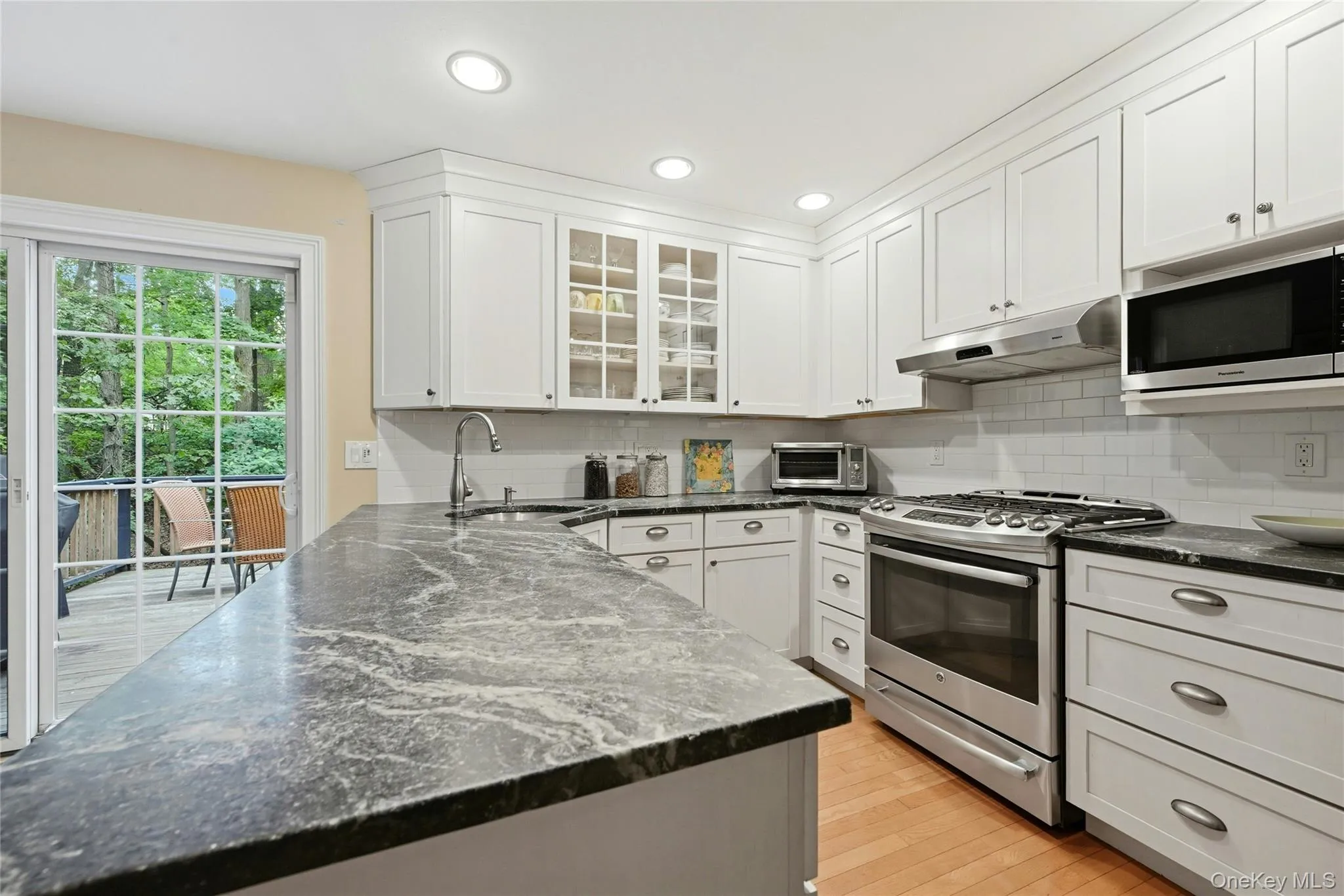 126 Bellecrest Avenue, Huntington, NY, 3 Bedrooms Bedrooms, 7 Rooms Rooms,3 BathroomsBathrooms,Residential,For Rent,Bellecrest,0,1021793 126 Bellecrest Avenue, Huntington, NY, 3 Bedrooms Bedrooms, 7 Rooms Rooms,3 BathroomsBathrooms,Residential,For Rent,Bellecrest,0,1021793