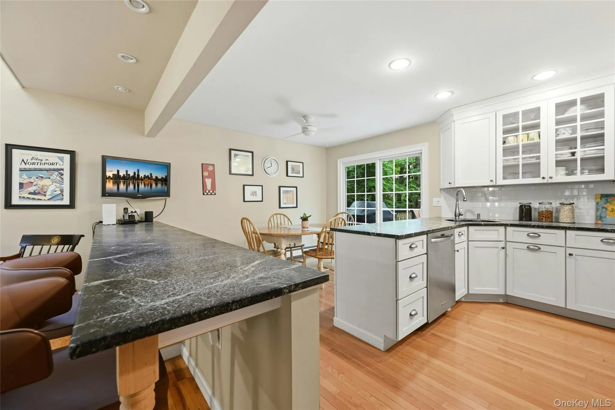 126 Bellecrest Avenue, Huntington, NY, 3 Bedrooms Bedrooms, 7 Rooms Rooms,3 BathroomsBathrooms,Residential,For Rent,Bellecrest,0,1021793 126 Bellecrest Avenue, Huntington, NY, 3 Bedrooms Bedrooms, 7 Rooms Rooms,3 BathroomsBathrooms,Residential,For Rent,Bellecrest,0,1021793