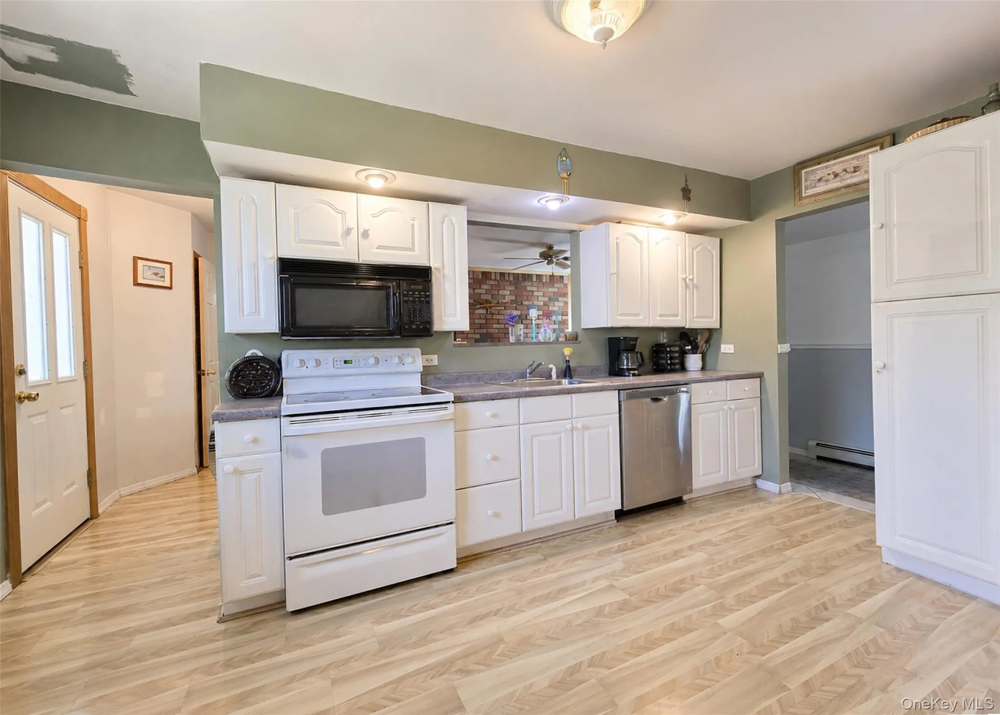 424 Alphabet Street, Islip, NY, 4 Bedrooms Bedrooms, 12 Rooms Rooms,1 BathroomBathrooms,Residential,For Rent,Alphabet,0,1021794 424 Alphabet Street, Islip, NY, 4 Bedrooms Bedrooms, 12 Rooms Rooms,1 BathroomBathrooms,Residential,For Rent,Alphabet,0,1021794