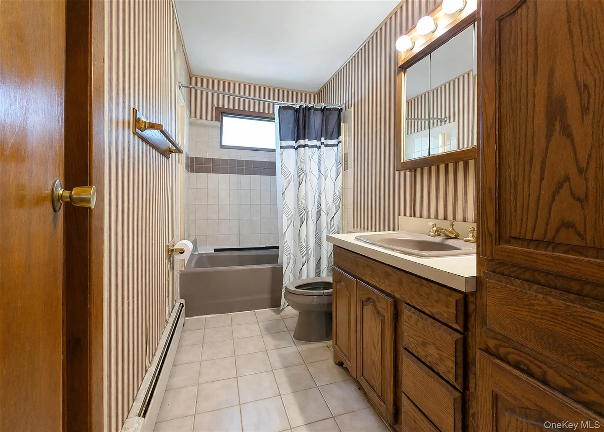 424 Alphabet Street, Islip, NY, 4 Bedrooms Bedrooms, 12 Rooms Rooms,1 BathroomBathrooms,Residential,For Rent,Alphabet,0,1021794 424 Alphabet Street, Islip, NY, 4 Bedrooms Bedrooms, 12 Rooms Rooms,1 BathroomBathrooms,Residential,For Rent,Alphabet,0,1021794