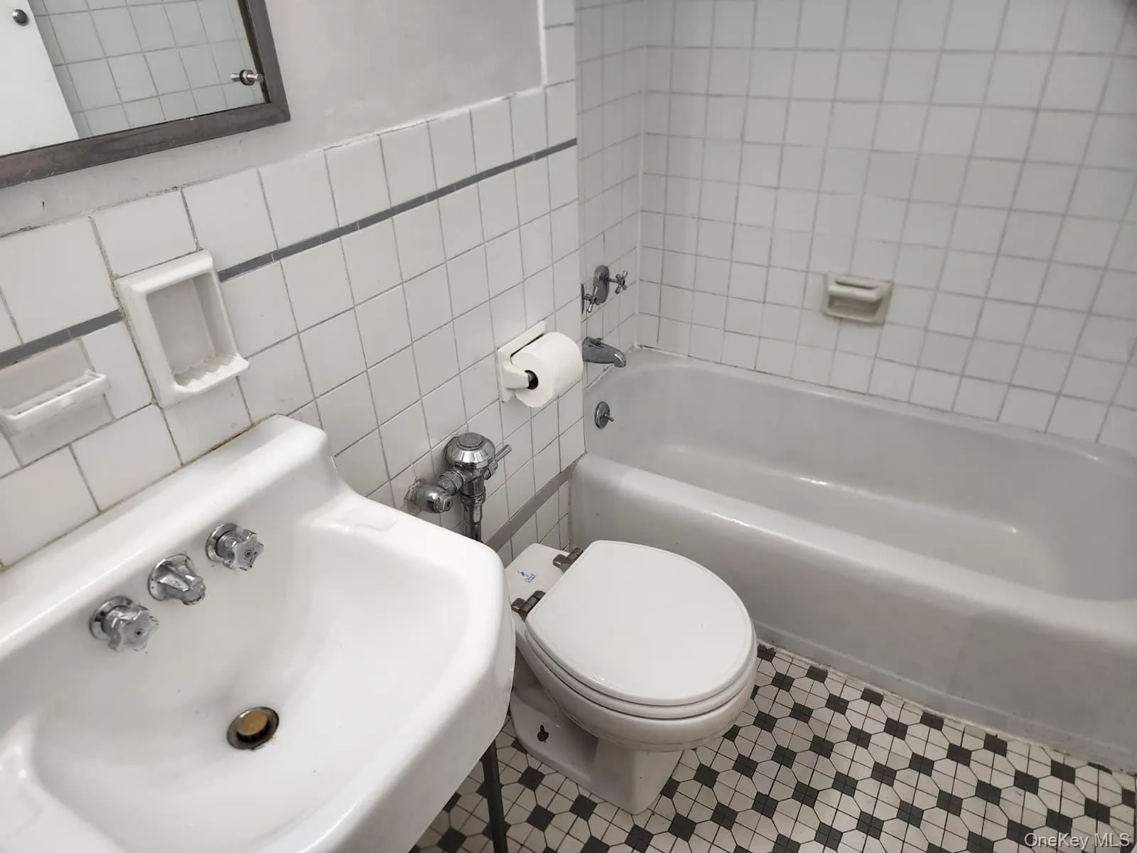 61-25 98th Street, New York, NY, 2 Rooms Rooms,1 BathroomBathrooms,Residential Lease,For Rent,98th,0,1021798 61-25 98th Street, New York, NY, 2 Rooms Rooms,1 BathroomBathrooms,Residential Lease,For Rent,98th,0,1021798