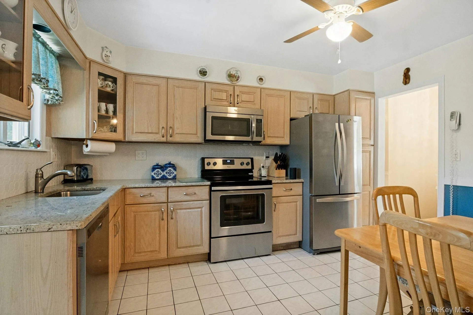Eat in Kitchen Eat in Kitchen