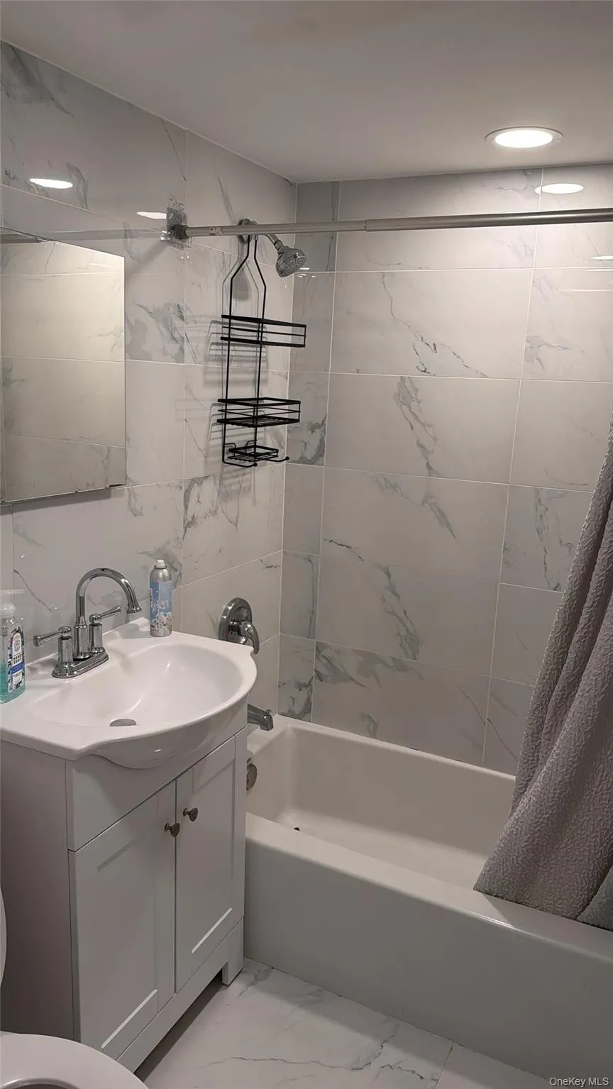 172 Jules Drive, New York, NY, 1 Bedroom Bedrooms, 2 Rooms Rooms,1 BathroomBathrooms,Residential Lease,For Rent,Jules Drive,0,1021803 172 Jules Drive, New York, NY, 1 Bedroom Bedrooms, 2 Rooms Rooms,1 BathroomBathrooms,Residential Lease,For Rent,Jules Drive,0,1021803