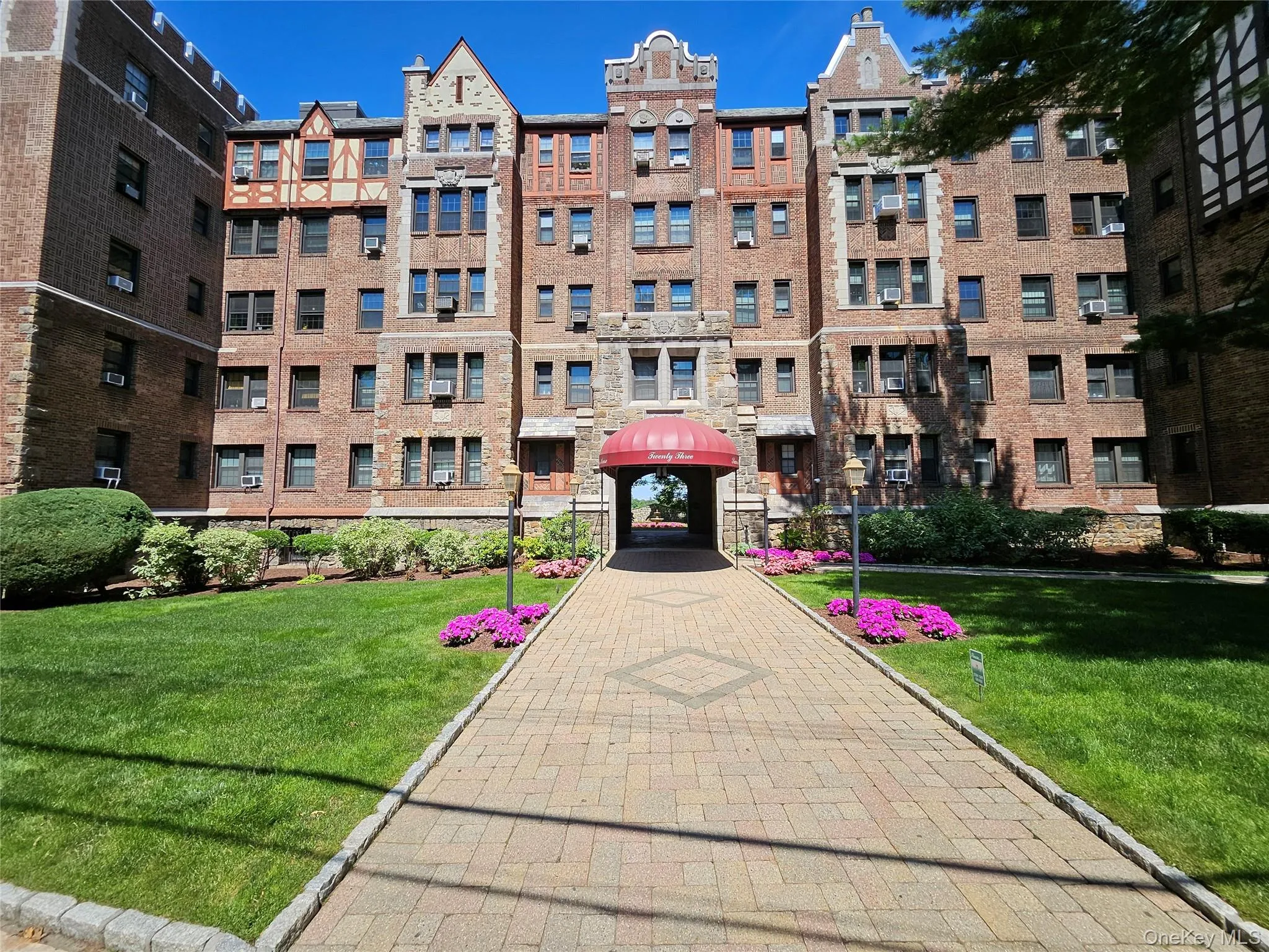 23 Old Mamaroneck Road, White Plains, NY, 2 Rooms Rooms,1 BathroomBathrooms,Residential,For Rent,Old Mamaroneck,0,1021805 23 Old Mamaroneck Road, White Plains, NY, 2 Rooms Rooms,1 BathroomBathrooms,Residential,For Rent,Old Mamaroneck,0,1021805
