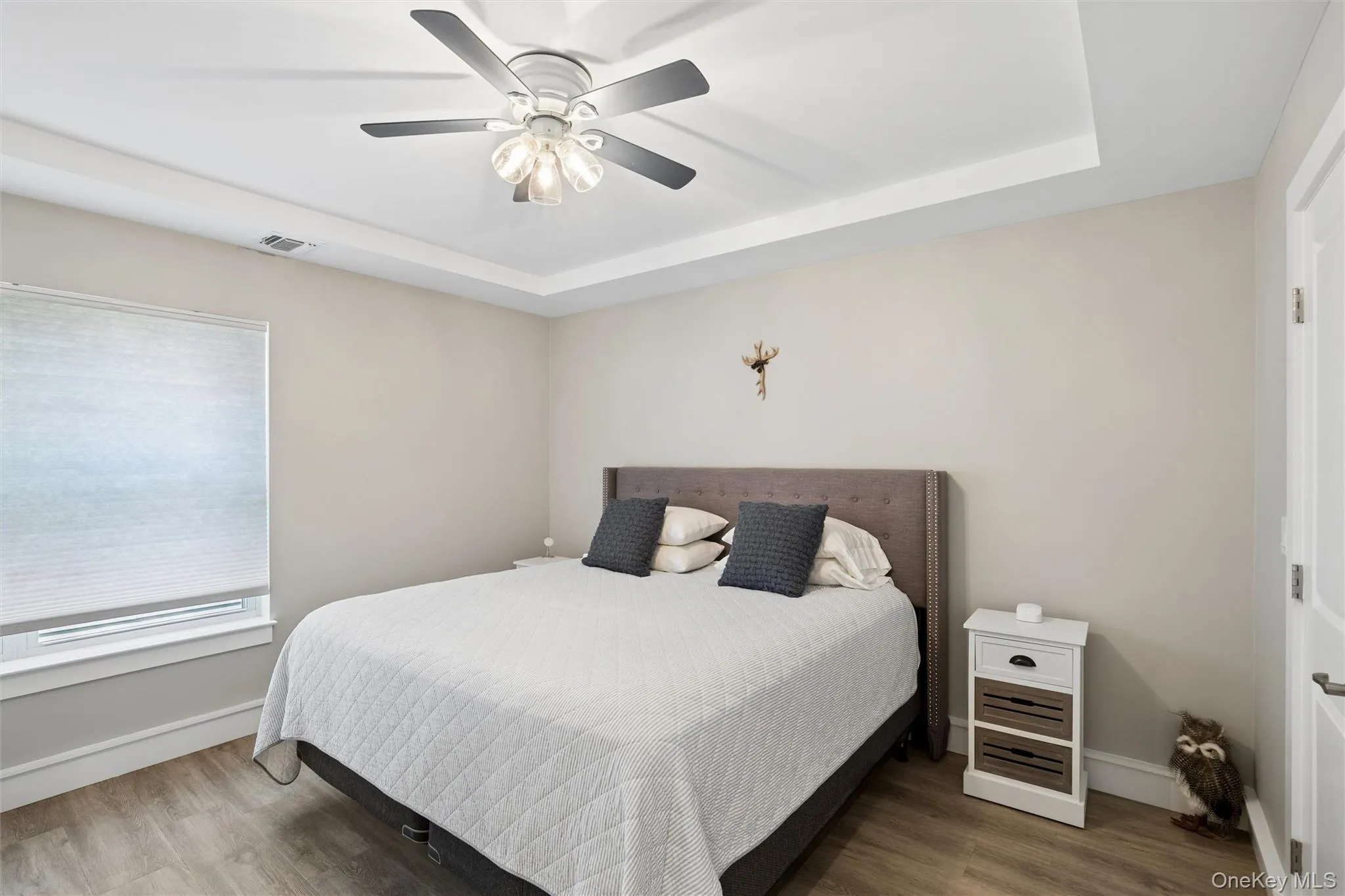 LTV flooring- Ceiling Fan LTV flooring- Ceiling Fan