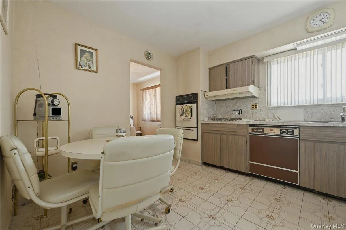 30 Oregon Street, Babylon, NY, 4 Bedrooms Bedrooms, 8 Rooms Rooms,1 BathroomBathrooms,Residential,For Rent,Oregon,0,1021808 30 Oregon Street, Babylon, NY, 4 Bedrooms Bedrooms, 8 Rooms Rooms,1 BathroomBathrooms,Residential,For Rent,Oregon,0,1021808