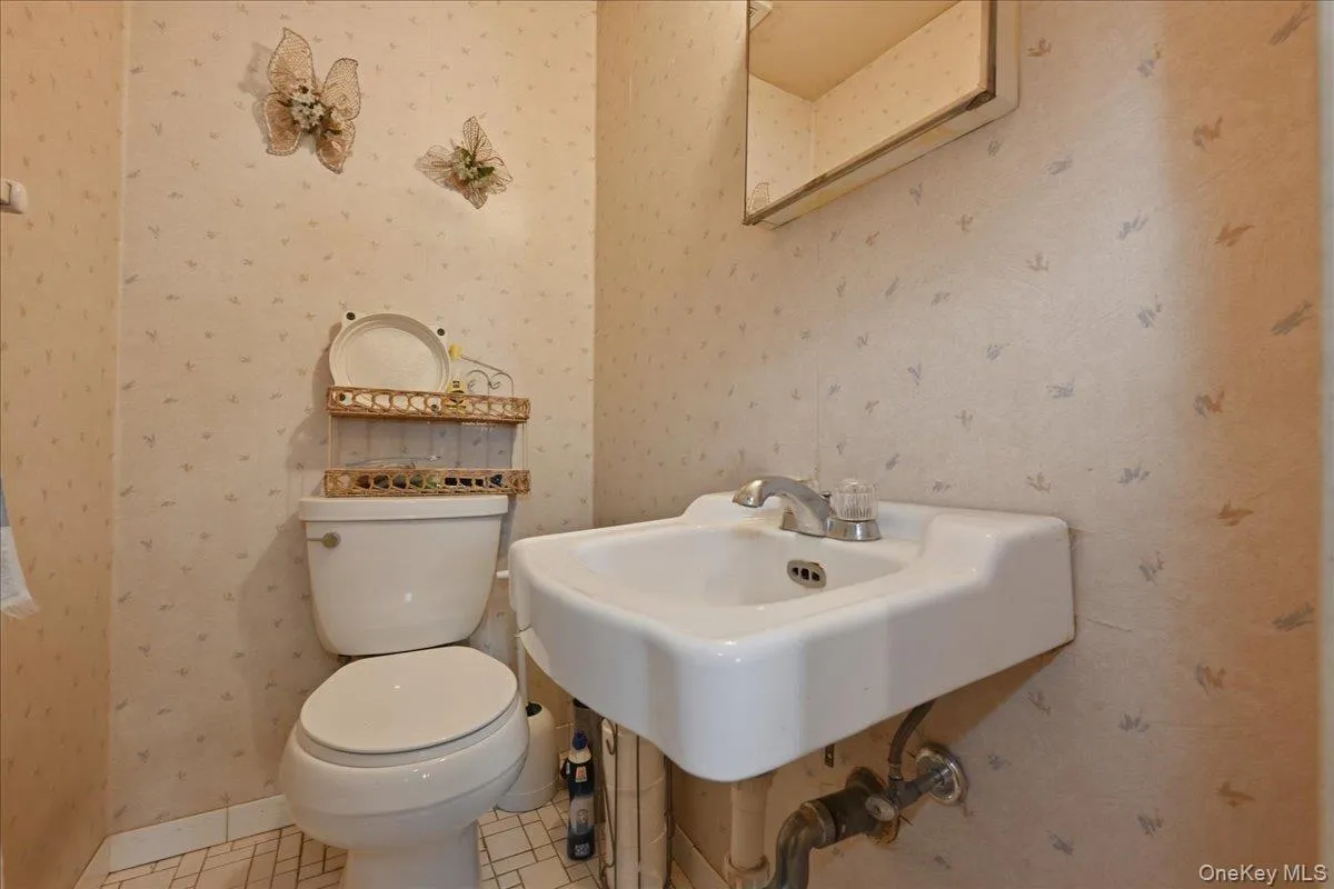 30 Oregon Street, Babylon, NY, 4 Bedrooms Bedrooms, 8 Rooms Rooms,1 BathroomBathrooms,Residential,For Rent,Oregon,0,1021808 30 Oregon Street, Babylon, NY, 4 Bedrooms Bedrooms, 8 Rooms Rooms,1 BathroomBathrooms,Residential,For Rent,Oregon,0,1021808