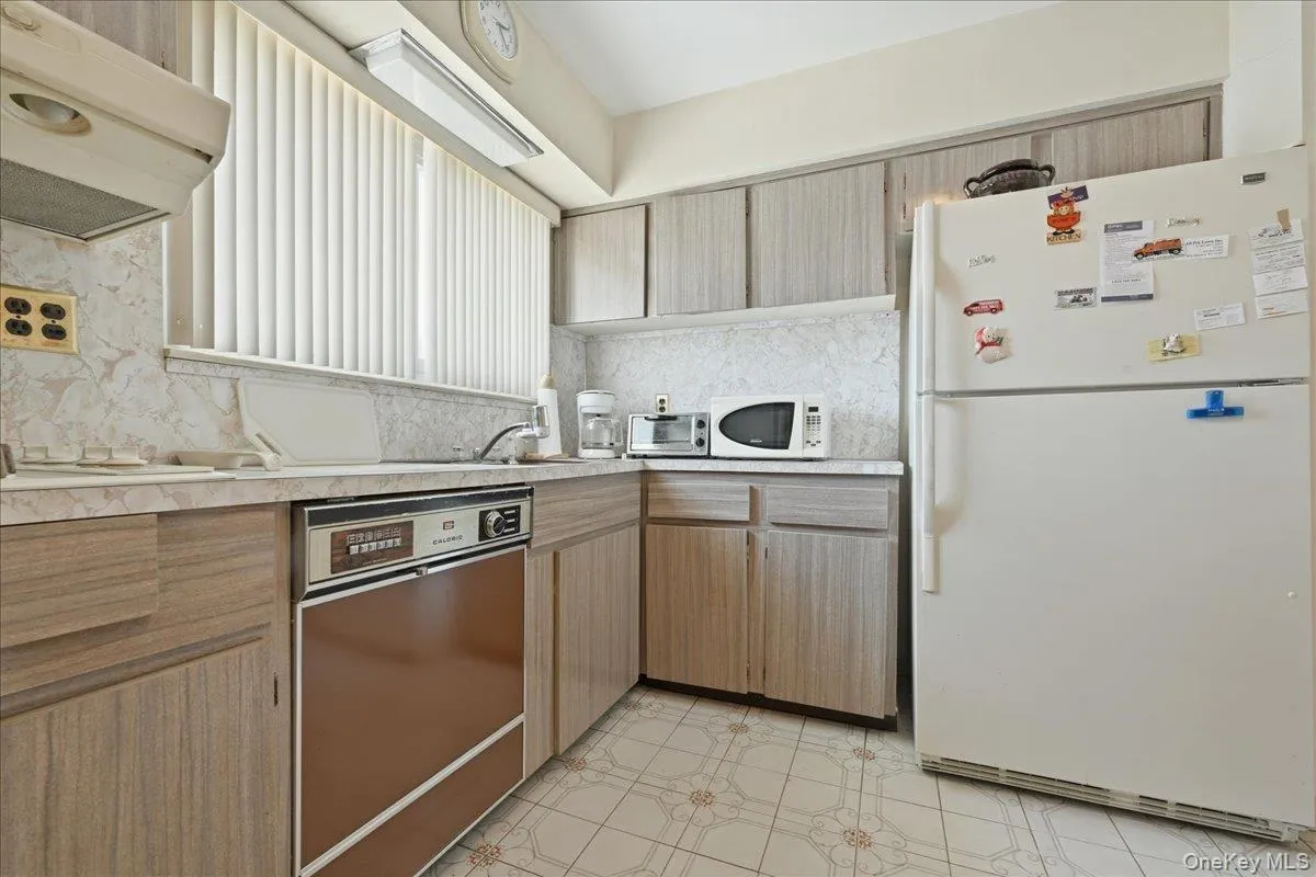 30 Oregon Street, Babylon, NY, 4 Bedrooms Bedrooms, 8 Rooms Rooms,1 BathroomBathrooms,Residential,For Rent,Oregon,0,1021808 30 Oregon Street, Babylon, NY, 4 Bedrooms Bedrooms, 8 Rooms Rooms,1 BathroomBathrooms,Residential,For Rent,Oregon,0,1021808