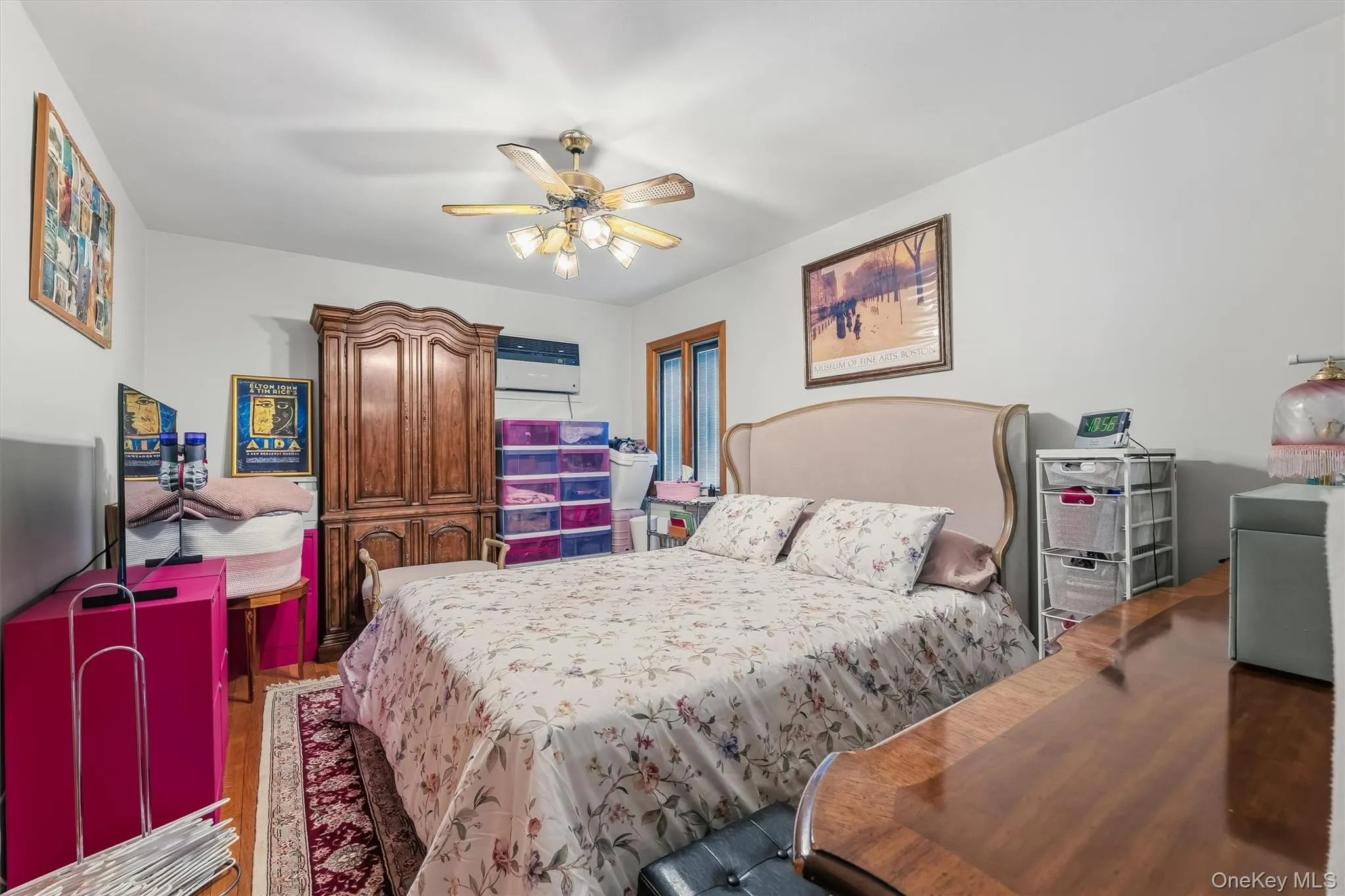 Bedroom. Bedroom.