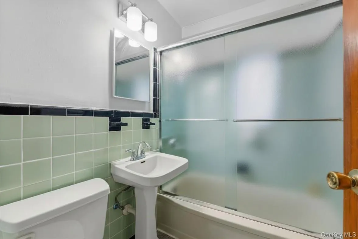 2324 Westervelt Avenue, New York, NY, 4 Bedrooms Bedrooms, 8 Rooms Rooms,2 BathroomsBathrooms,Residential,For Rent,Westervelt,0,1021810 2324 Westervelt Avenue, New York, NY, 4 Bedrooms Bedrooms, 8 Rooms Rooms,2 BathroomsBathrooms,Residential,For Rent,Westervelt,0,1021810