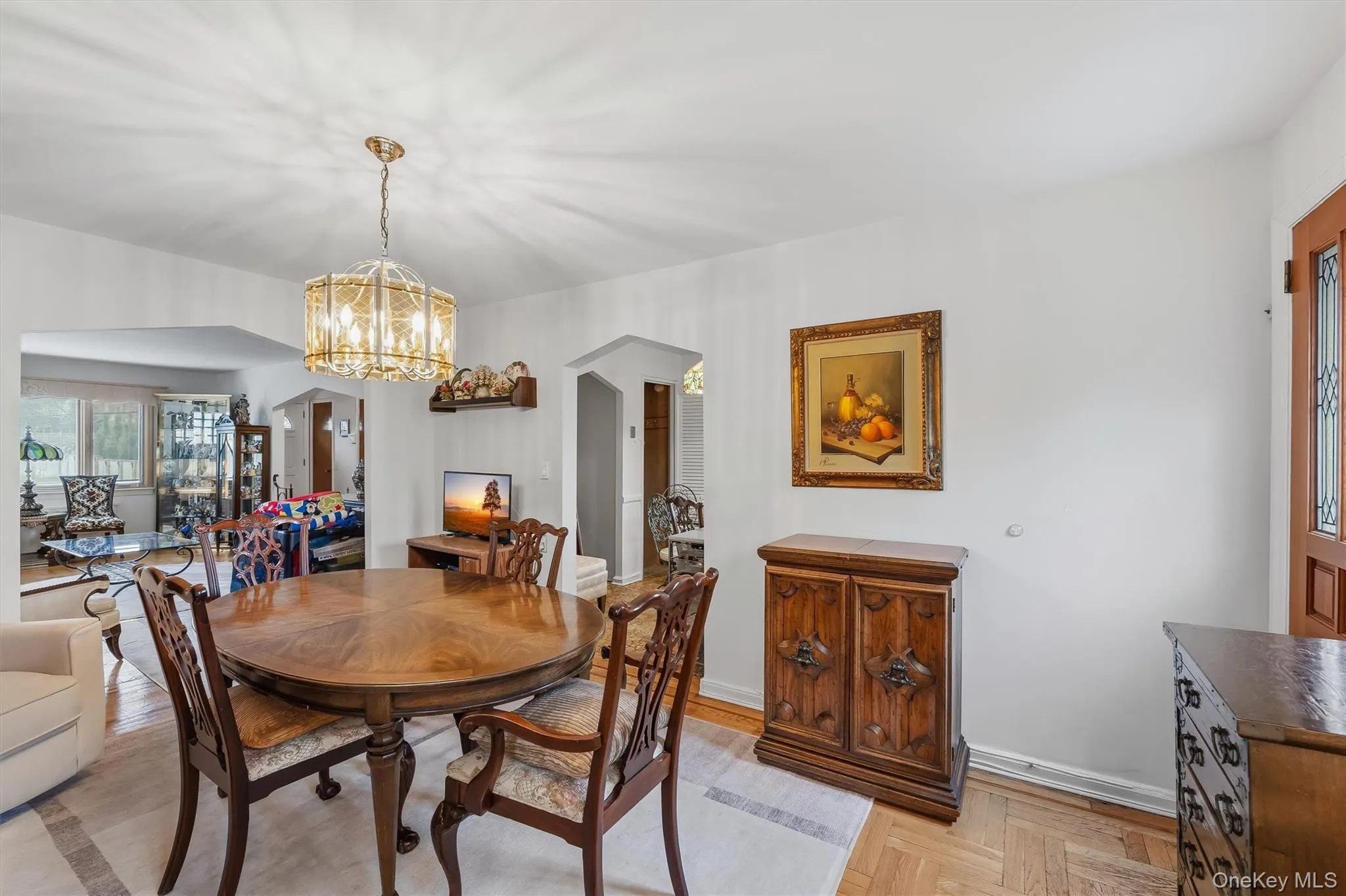 Dining room. Dining room.