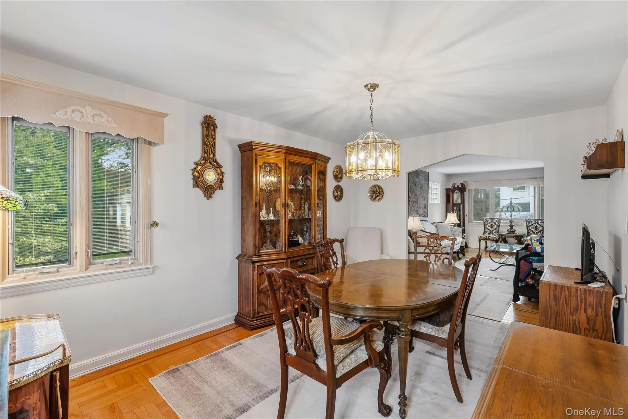 Dining room. Dining room.