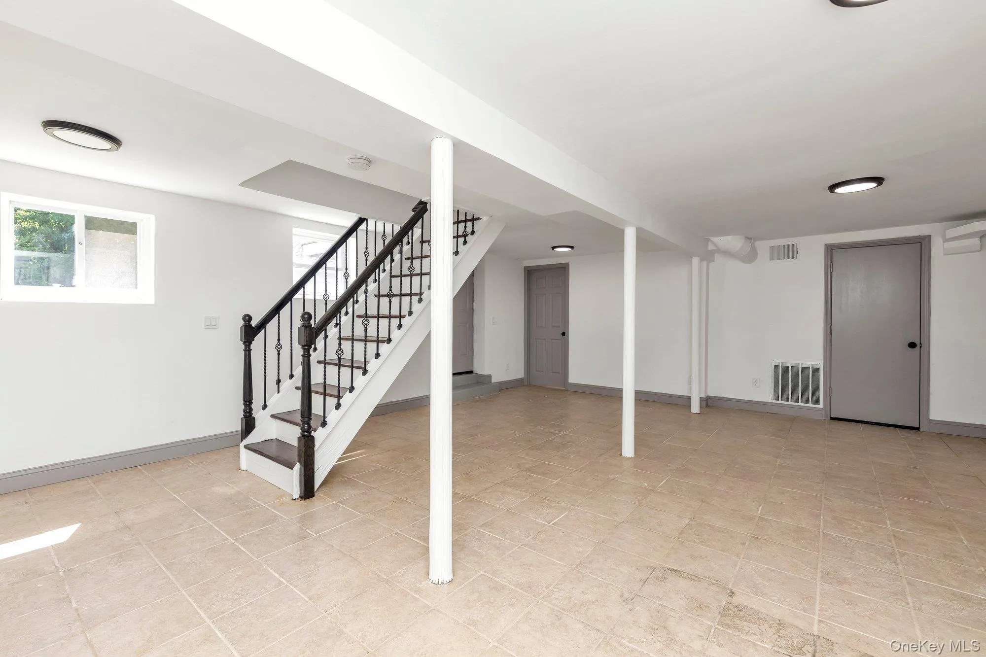 43 Westside Avenue, Hempstead, NY, 5 Bedrooms Bedrooms, 8 Rooms Rooms,2 BathroomsBathrooms,Residential,For Rent,Westside,0,1021815 43 Westside Avenue, Hempstead, NY, 5 Bedrooms Bedrooms, 8 Rooms Rooms,2 BathroomsBathrooms,Residential,For Rent,Westside,0,1021815