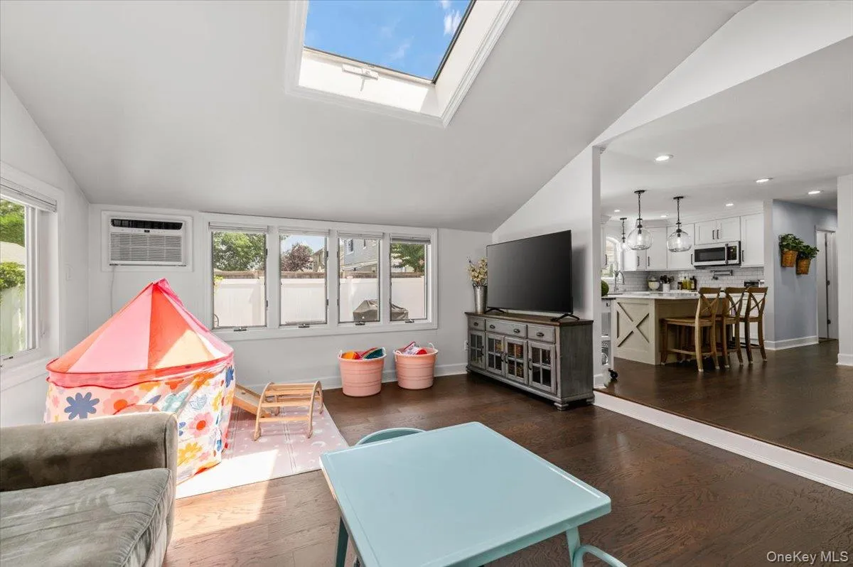 78 Broadway, Oyster Bay, NY, 4 Bedrooms Bedrooms, 7 Rooms Rooms,2 BathroomsBathrooms,Residential,For Rent,Broadway,0,1021830 78 Broadway, Oyster Bay, NY, 4 Bedrooms Bedrooms, 7 Rooms Rooms,2 BathroomsBathrooms,Residential,For Rent,Broadway,0,1021830