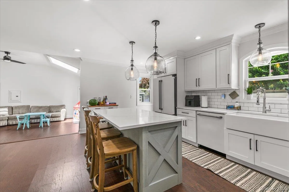 78 Broadway, Oyster Bay, NY, 4 Bedrooms Bedrooms, 7 Rooms Rooms,2 BathroomsBathrooms,Residential,For Rent,Broadway,0,1021830 78 Broadway, Oyster Bay, NY, 4 Bedrooms Bedrooms, 7 Rooms Rooms,2 BathroomsBathrooms,Residential,For Rent,Broadway,0,1021830
