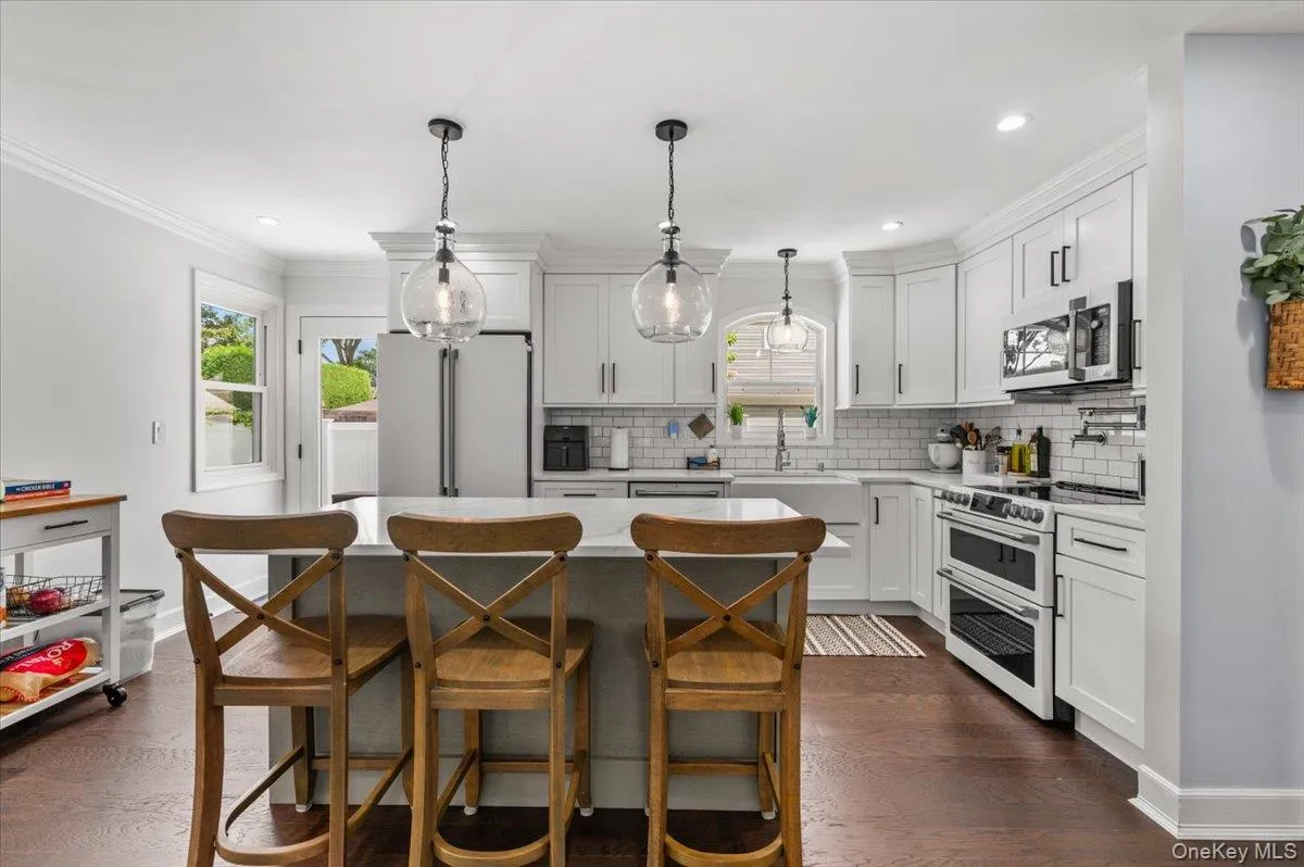 78 Broadway, Oyster Bay, NY, 4 Bedrooms Bedrooms, 7 Rooms Rooms,2 BathroomsBathrooms,Residential,For Rent,Broadway,0,1021830 78 Broadway, Oyster Bay, NY, 4 Bedrooms Bedrooms, 7 Rooms Rooms,2 BathroomsBathrooms,Residential,For Rent,Broadway,0,1021830