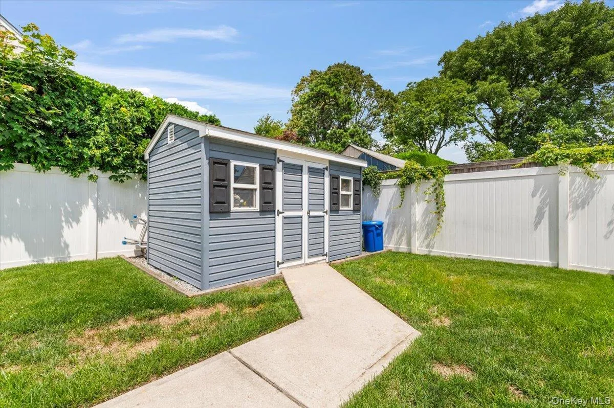 78 Broadway, Oyster Bay, NY, 4 Bedrooms Bedrooms, 7 Rooms Rooms,2 BathroomsBathrooms,Residential,For Rent,Broadway,0,1021830 78 Broadway, Oyster Bay, NY, 4 Bedrooms Bedrooms, 7 Rooms Rooms,2 BathroomsBathrooms,Residential,For Rent,Broadway,0,1021830