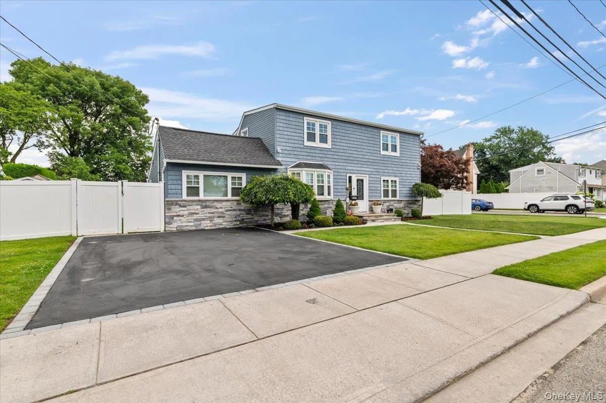78 Broadway, Oyster Bay, NY, 4 Bedrooms Bedrooms, 7 Rooms Rooms,2 BathroomsBathrooms,Residential,For Rent,Broadway,0,1021830 78 Broadway, Oyster Bay, NY, 4 Bedrooms Bedrooms, 7 Rooms Rooms,2 BathroomsBathrooms,Residential,For Rent,Broadway,0,1021830