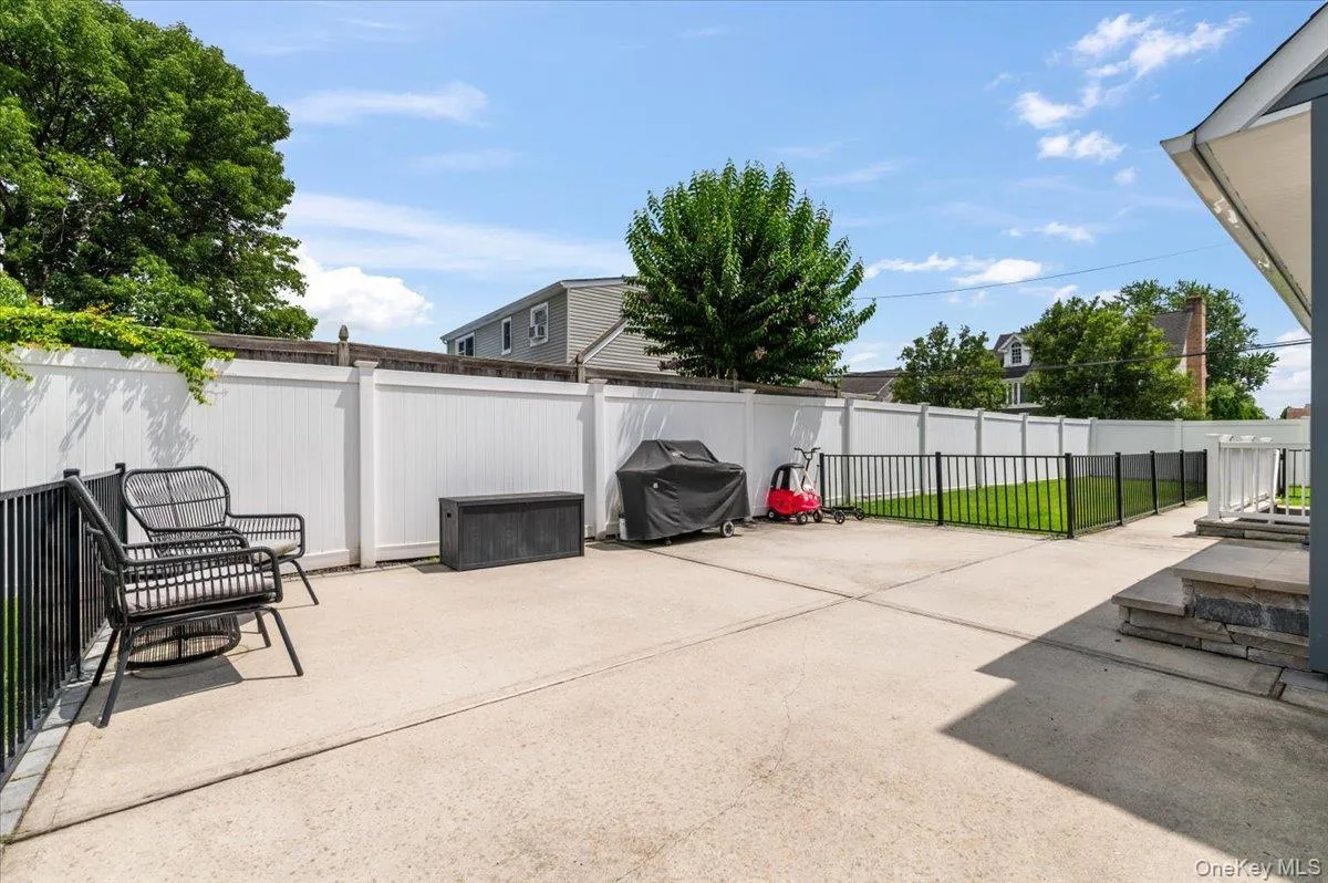 78 Broadway, Oyster Bay, NY, 4 Bedrooms Bedrooms, 7 Rooms Rooms,2 BathroomsBathrooms,Residential,For Rent,Broadway,0,1021830 78 Broadway, Oyster Bay, NY, 4 Bedrooms Bedrooms, 7 Rooms Rooms,2 BathroomsBathrooms,Residential,For Rent,Broadway,0,1021830