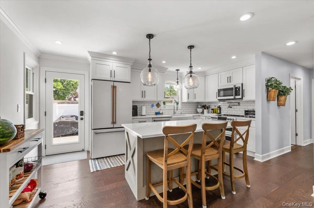 78 Broadway, Oyster Bay, NY, 4 Bedrooms Bedrooms, 7 Rooms Rooms,2 BathroomsBathrooms,Residential,For Rent,Broadway,0,1021830 78 Broadway, Oyster Bay, NY, 4 Bedrooms Bedrooms, 7 Rooms Rooms,2 BathroomsBathrooms,Residential,For Rent,Broadway,0,1021830