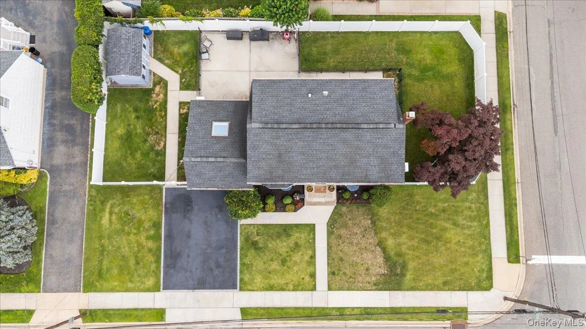 78 Broadway, Oyster Bay, NY, 4 Bedrooms Bedrooms, 7 Rooms Rooms,2 BathroomsBathrooms,Residential,For Rent,Broadway,0,1021830 78 Broadway, Oyster Bay, NY, 4 Bedrooms Bedrooms, 7 Rooms Rooms,2 BathroomsBathrooms,Residential,For Rent,Broadway,0,1021830