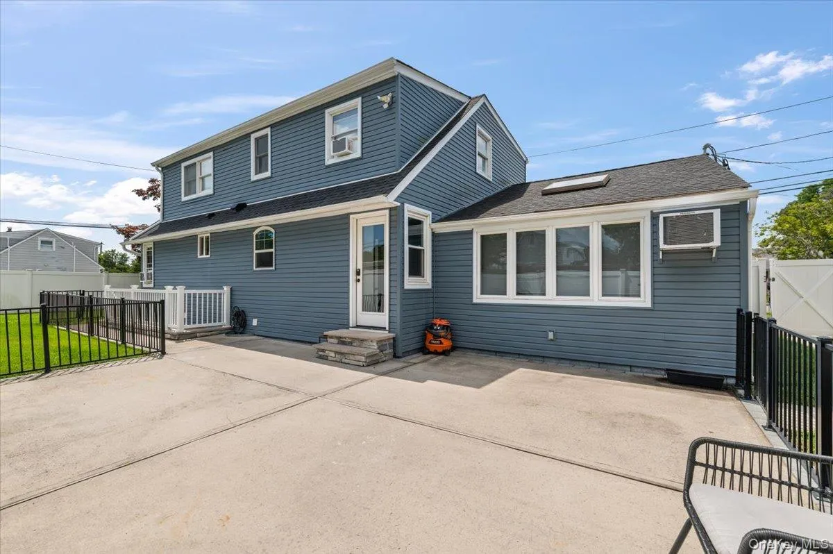 78 Broadway, Oyster Bay, NY, 4 Bedrooms Bedrooms, 7 Rooms Rooms,2 BathroomsBathrooms,Residential,For Rent,Broadway,0,1021830 78 Broadway, Oyster Bay, NY, 4 Bedrooms Bedrooms, 7 Rooms Rooms,2 BathroomsBathrooms,Residential,For Rent,Broadway,0,1021830
