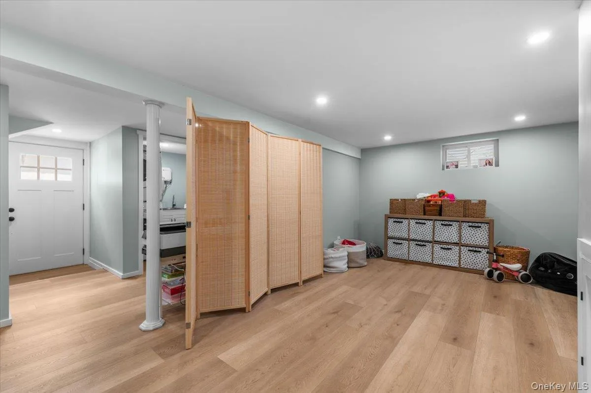 78 Broadway, Oyster Bay, NY, 4 Bedrooms Bedrooms, 7 Rooms Rooms,2 BathroomsBathrooms,Residential,For Rent,Broadway,0,1021830 78 Broadway, Oyster Bay, NY, 4 Bedrooms Bedrooms, 7 Rooms Rooms,2 BathroomsBathrooms,Residential,For Rent,Broadway,0,1021830