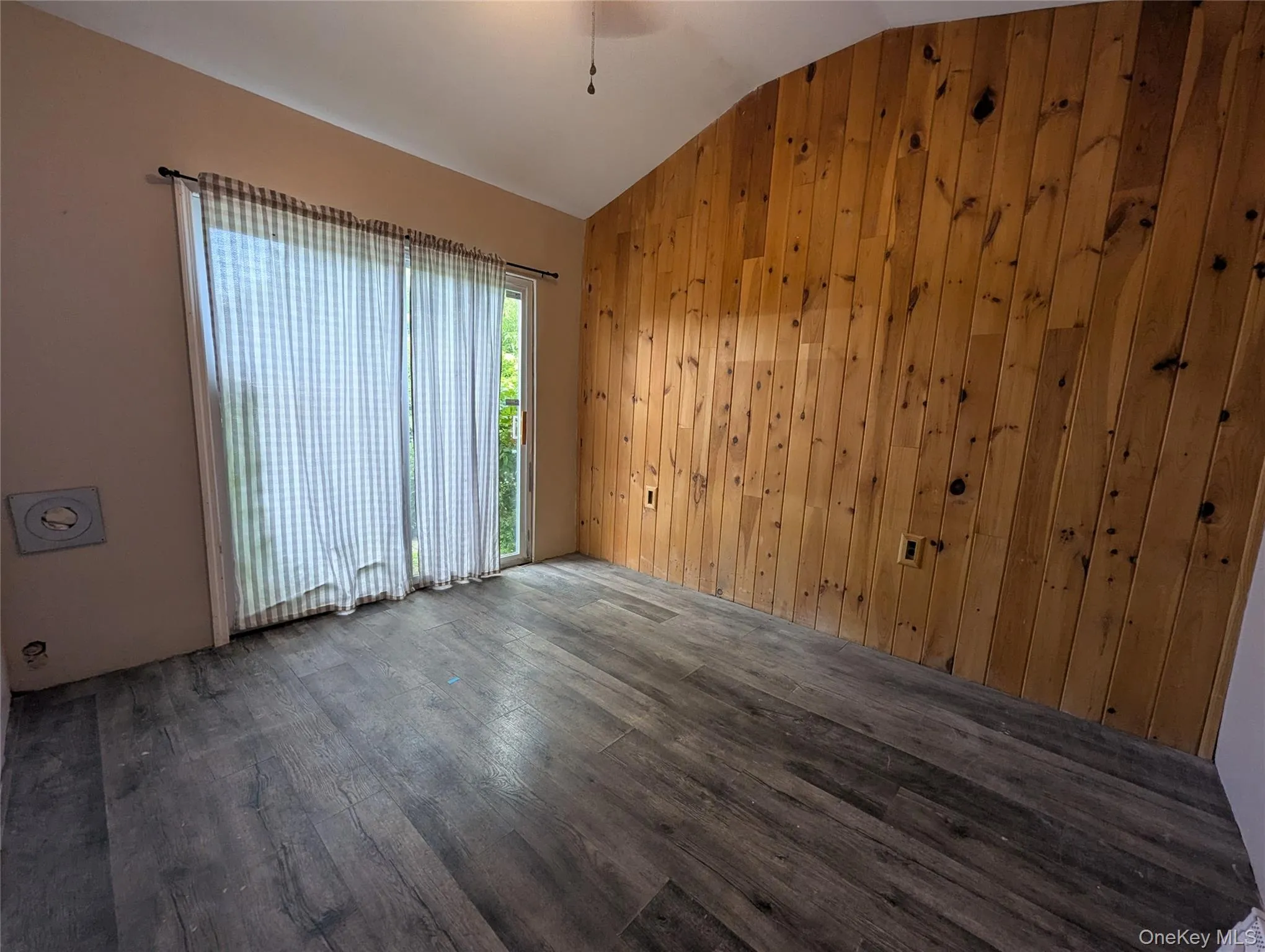 Dining area, office, auxiliary room Dining area, office, auxiliary room