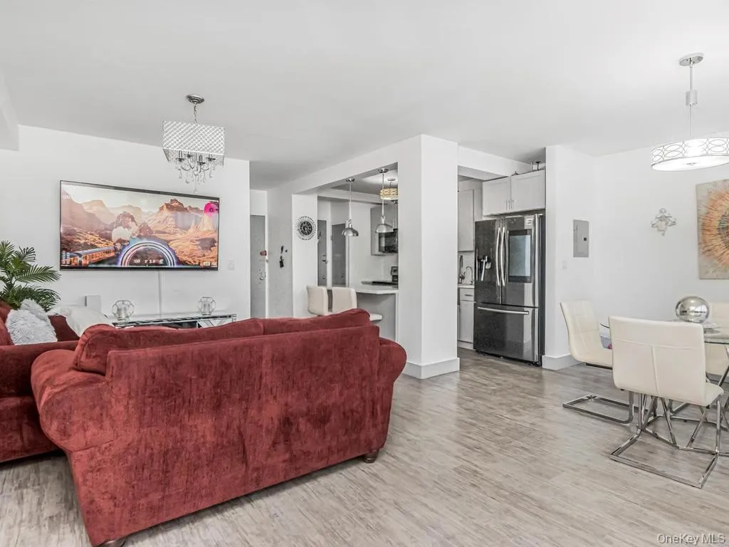 9 Fordham Hill Oval, New York, NY, 2 Bedrooms Bedrooms, 5 Rooms Rooms,1 BathroomBathrooms,Residential Lease,For Rent,Fordham Hill,0,1021837 9 Fordham Hill Oval, New York, NY, 2 Bedrooms Bedrooms, 5 Rooms Rooms,1 BathroomBathrooms,Residential Lease,For Rent,Fordham Hill,0,1021837