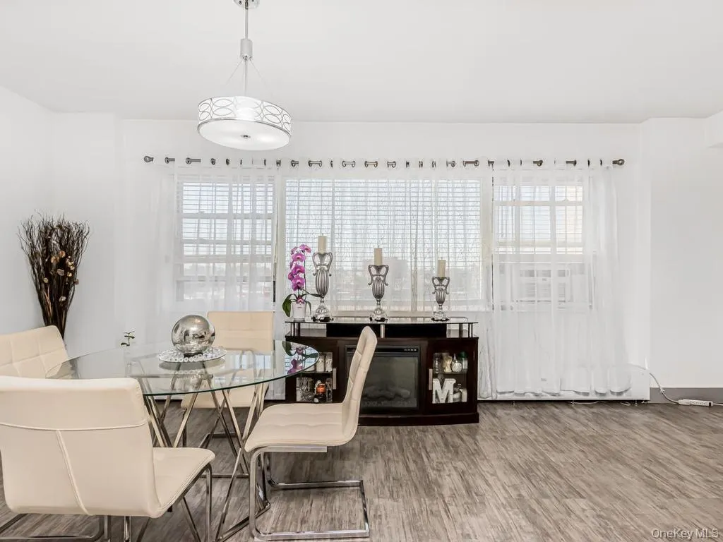 9 Fordham Hill Oval, New York, NY, 2 Bedrooms Bedrooms, 5 Rooms Rooms,1 BathroomBathrooms,Residential Lease,For Rent,Fordham Hill,0,1021837 9 Fordham Hill Oval, New York, NY, 2 Bedrooms Bedrooms, 5 Rooms Rooms,1 BathroomBathrooms,Residential Lease,For Rent,Fordham Hill,0,1021837