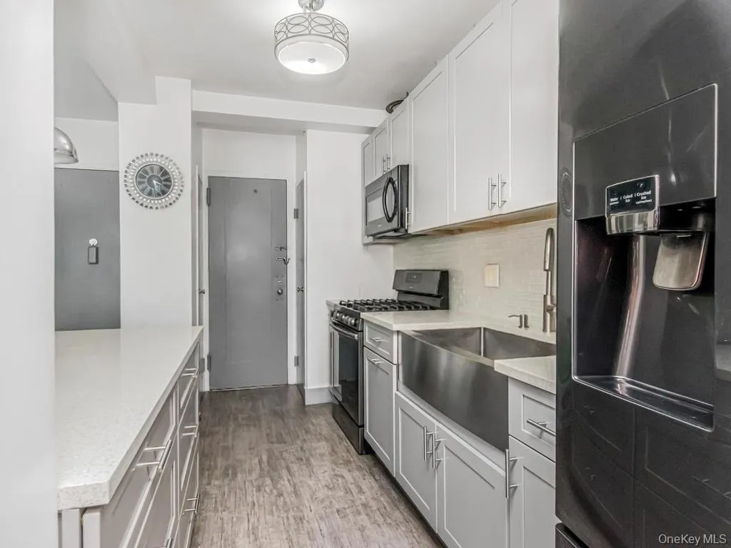 9 Fordham Hill Oval, New York, NY, 2 Bedrooms Bedrooms, 5 Rooms Rooms,1 BathroomBathrooms,Residential Lease,For Rent,Fordham Hill,0,1021837 9 Fordham Hill Oval, New York, NY, 2 Bedrooms Bedrooms, 5 Rooms Rooms,1 BathroomBathrooms,Residential Lease,For Rent,Fordham Hill,0,1021837