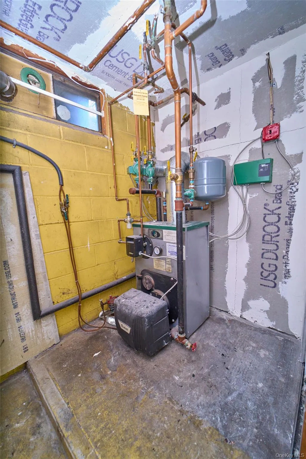 12 Goeller Avenue, Huntington, NY, 4 Bedrooms Bedrooms, 8 Rooms Rooms,3 BathroomsBathrooms,Residential,For Rent,Goeller,0,1021843 12 Goeller Avenue, Huntington, NY, 4 Bedrooms Bedrooms, 8 Rooms Rooms,3 BathroomsBathrooms,Residential,For Rent,Goeller,0,1021843