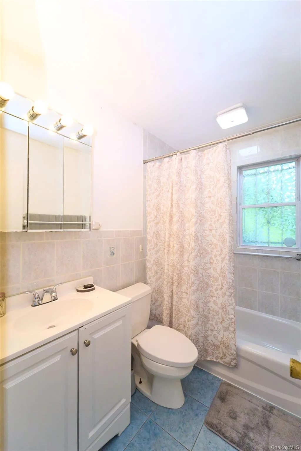 12 Goeller Avenue, Huntington, NY, 4 Bedrooms Bedrooms, 8 Rooms Rooms,3 BathroomsBathrooms,Residential,For Rent,Goeller,0,1021843 12 Goeller Avenue, Huntington, NY, 4 Bedrooms Bedrooms, 8 Rooms Rooms,3 BathroomsBathrooms,Residential,For Rent,Goeller,0,1021843
