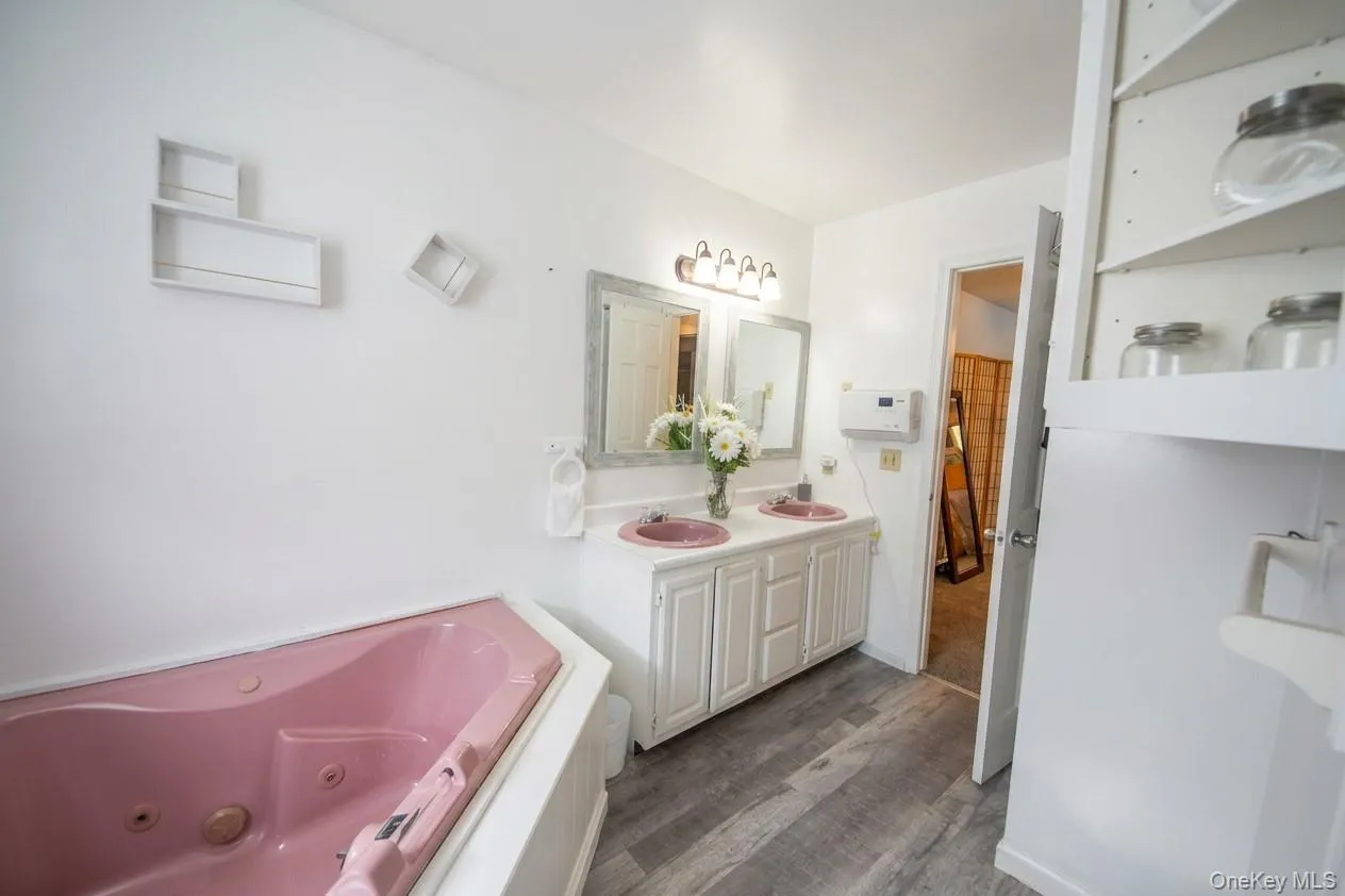 825 Peenpack Trail, Deerpark, NY, 4 Bedrooms Bedrooms, 10 Rooms Rooms,3 BathroomsBathrooms,Residential,For Rent,Peenpack,0,1021845 825 Peenpack Trail, Deerpark, NY, 4 Bedrooms Bedrooms, 10 Rooms Rooms,3 BathroomsBathrooms,Residential,For Rent,Peenpack,0,1021845